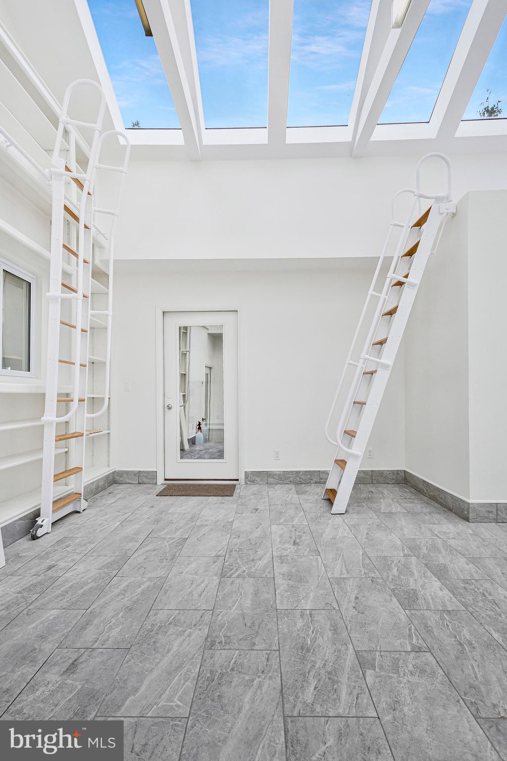 HILLSMERE ESTATES - Residential