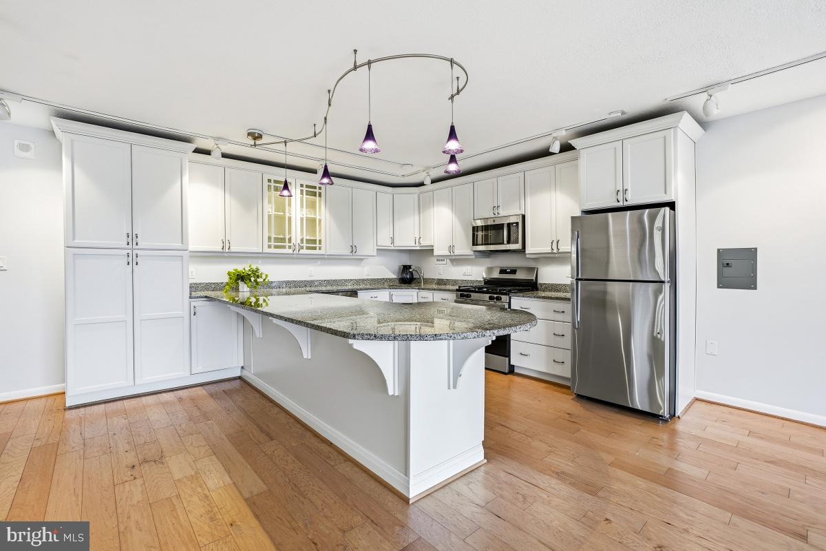 RIVIERA OF CHEVY CHASE - Residential