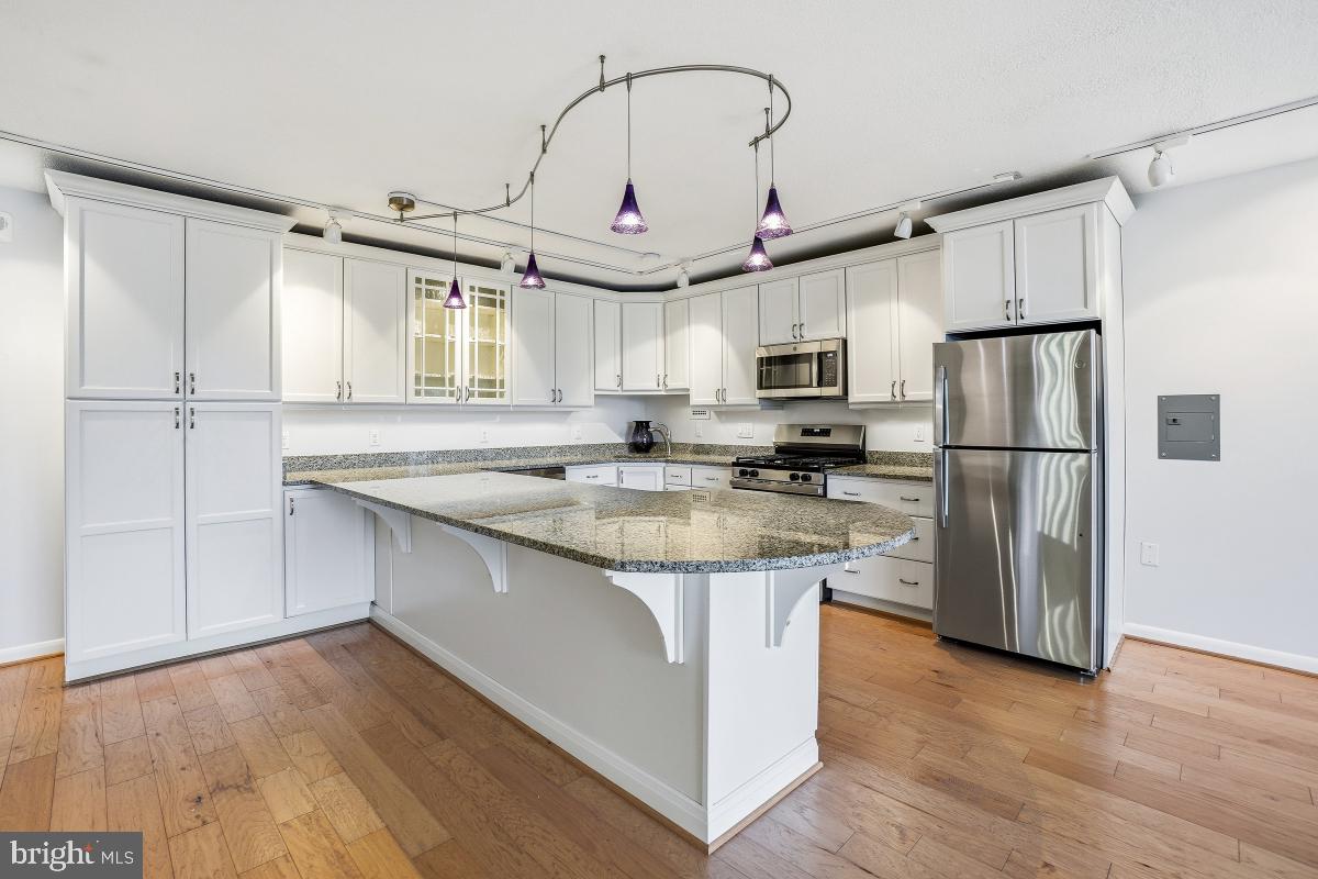 RIVIERA OF CHEVY CHASE - Residential