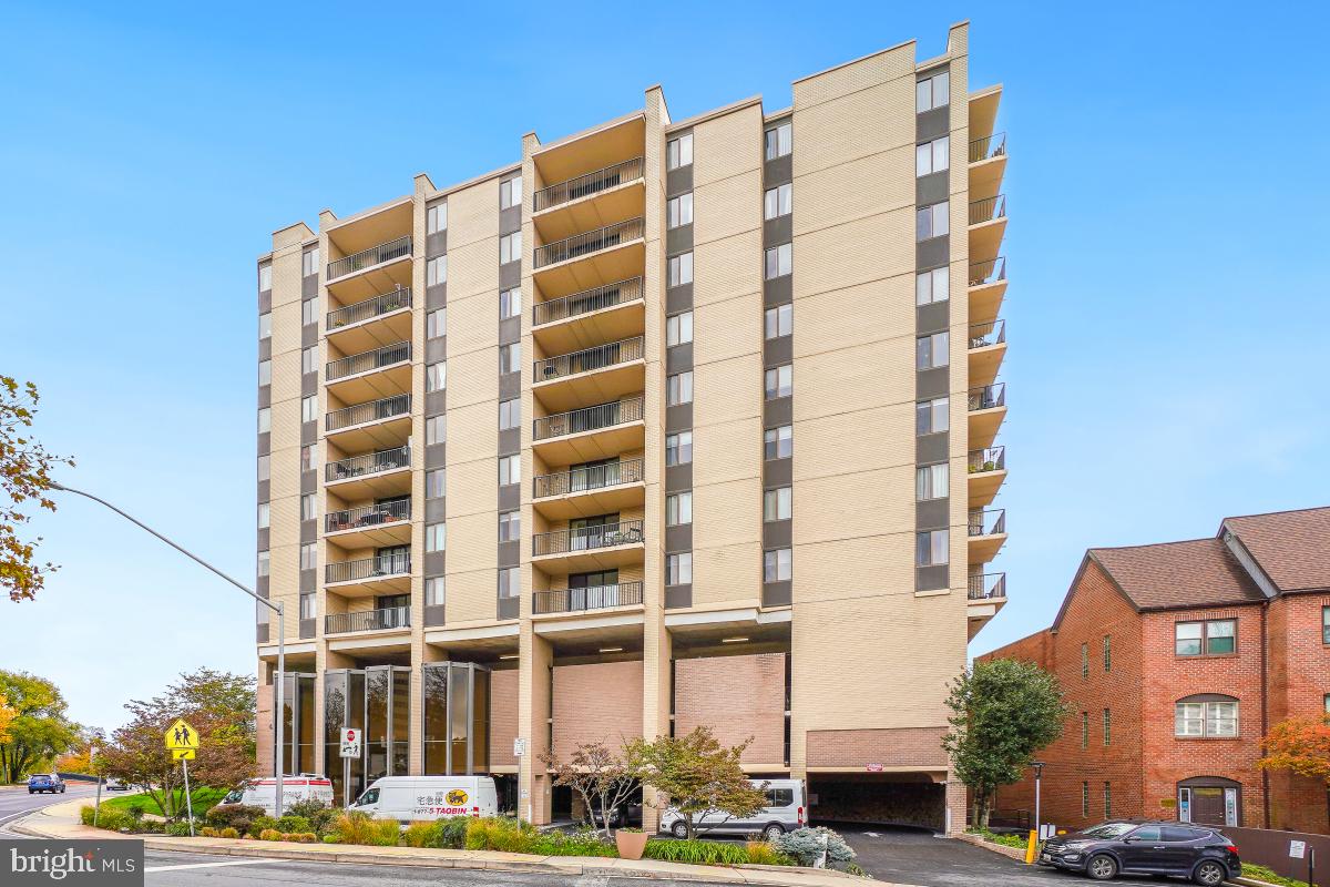 RIVIERA OF CHEVY CHASE - Residential