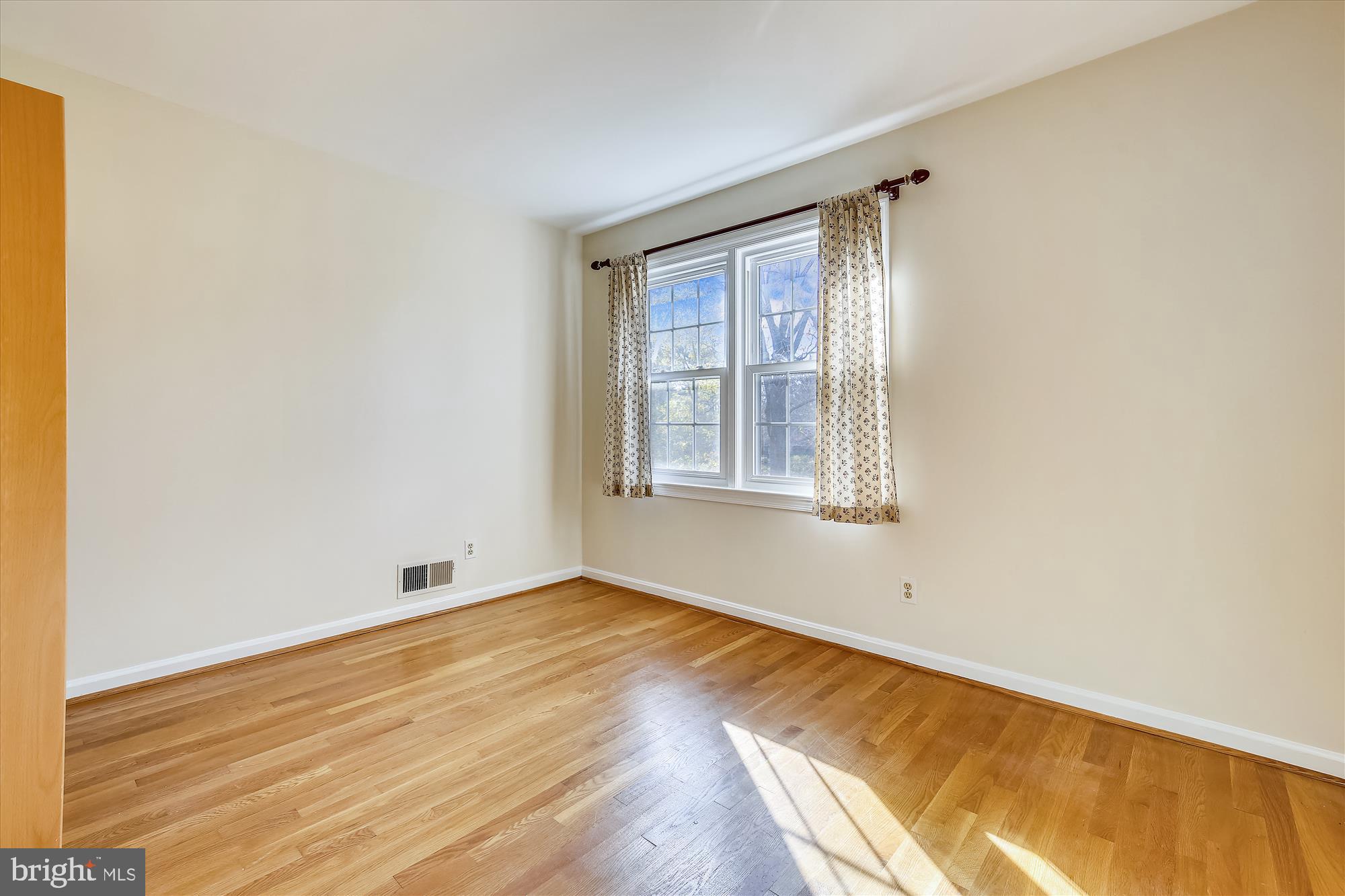 FALLS ORCHARD - Residential