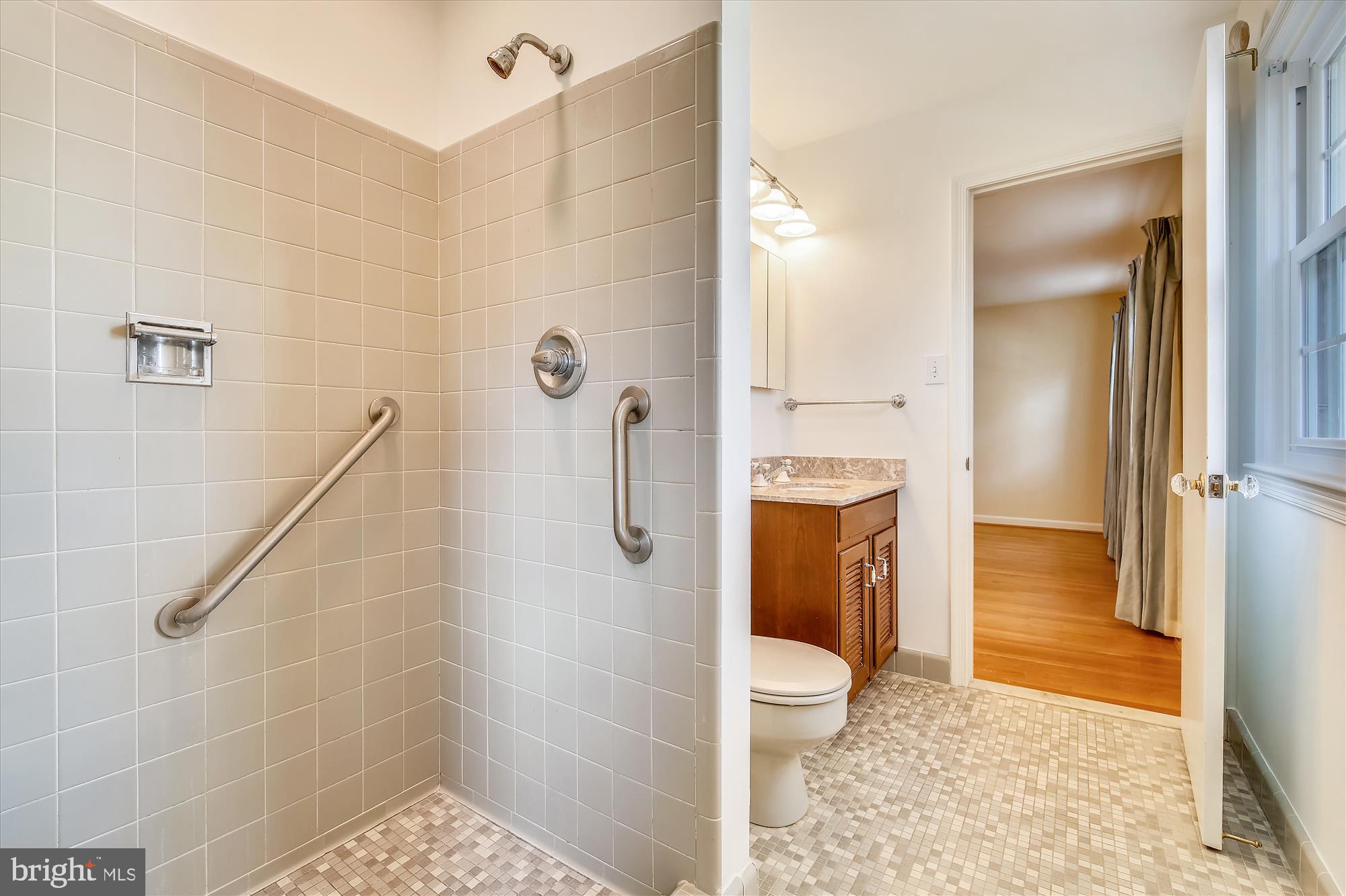 FALLS ORCHARD - Residential
