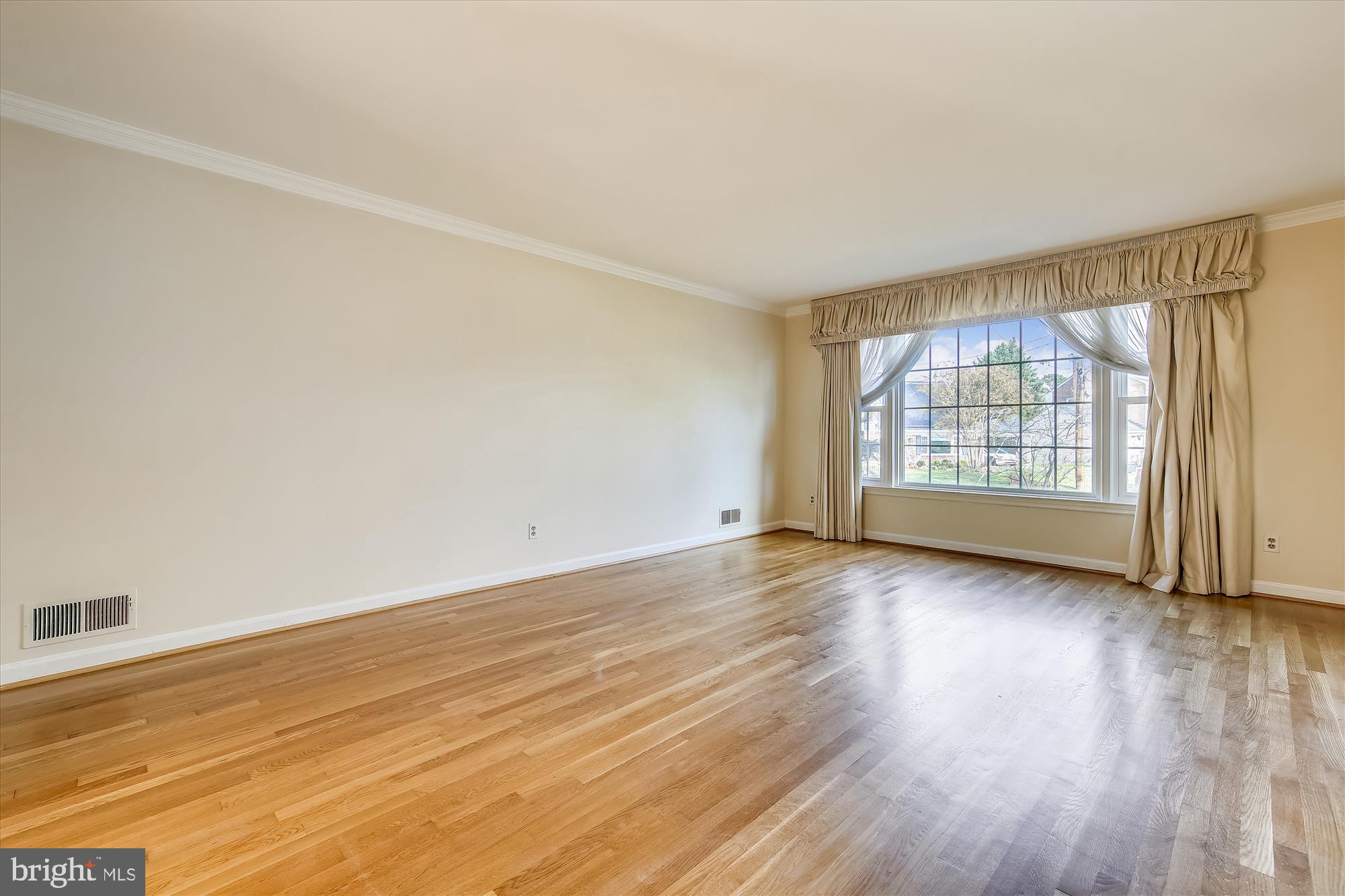 FALLS ORCHARD - Residential