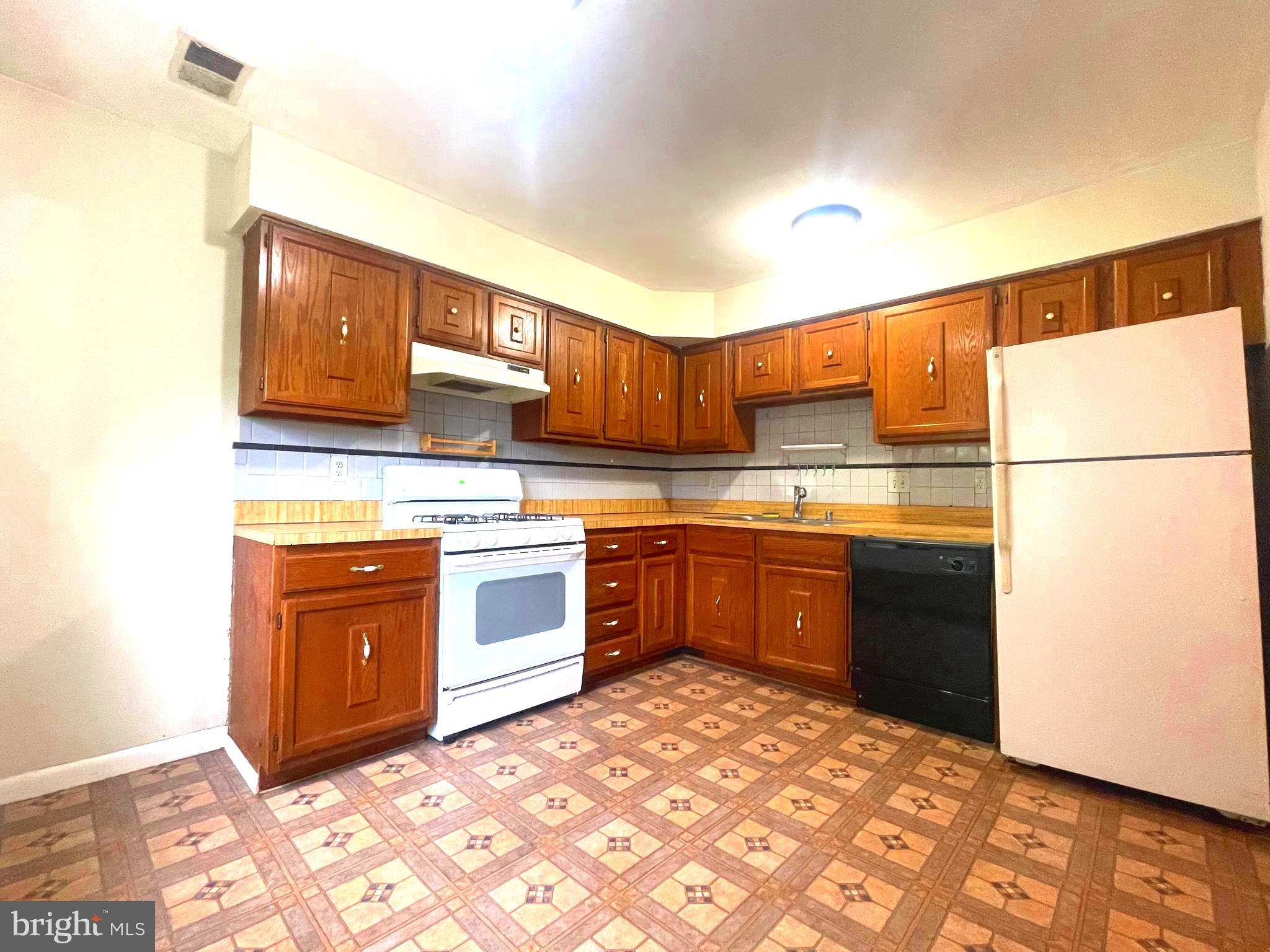DALE CITY - Residential Lease