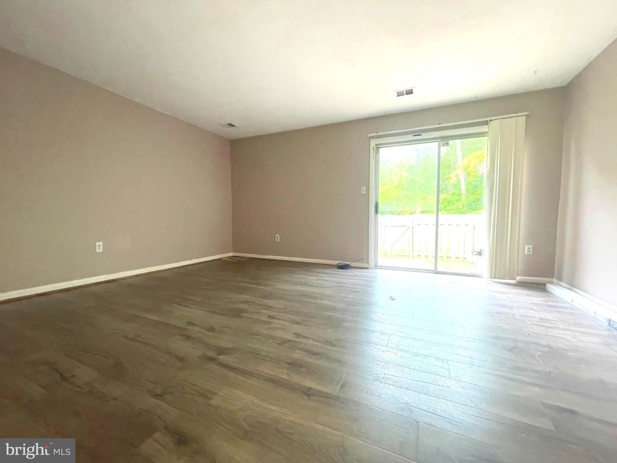 DALE CITY - Residential Lease