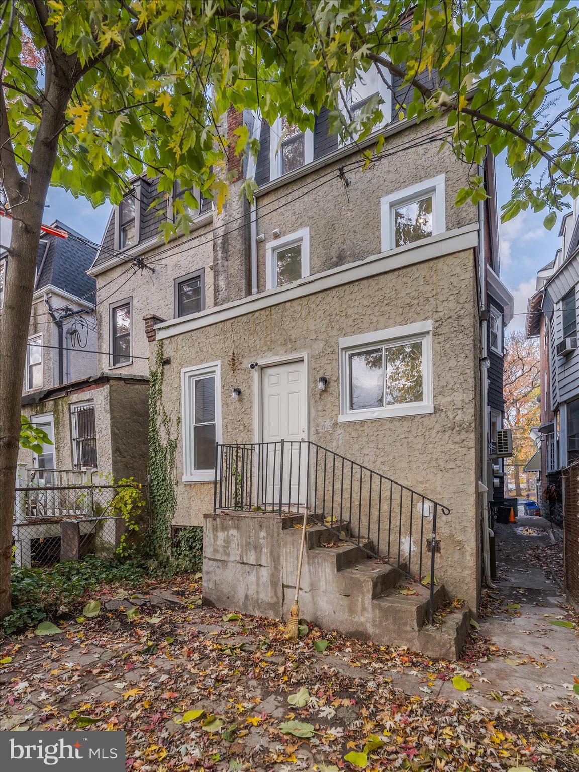 GARDEN COURT - Residential Income
