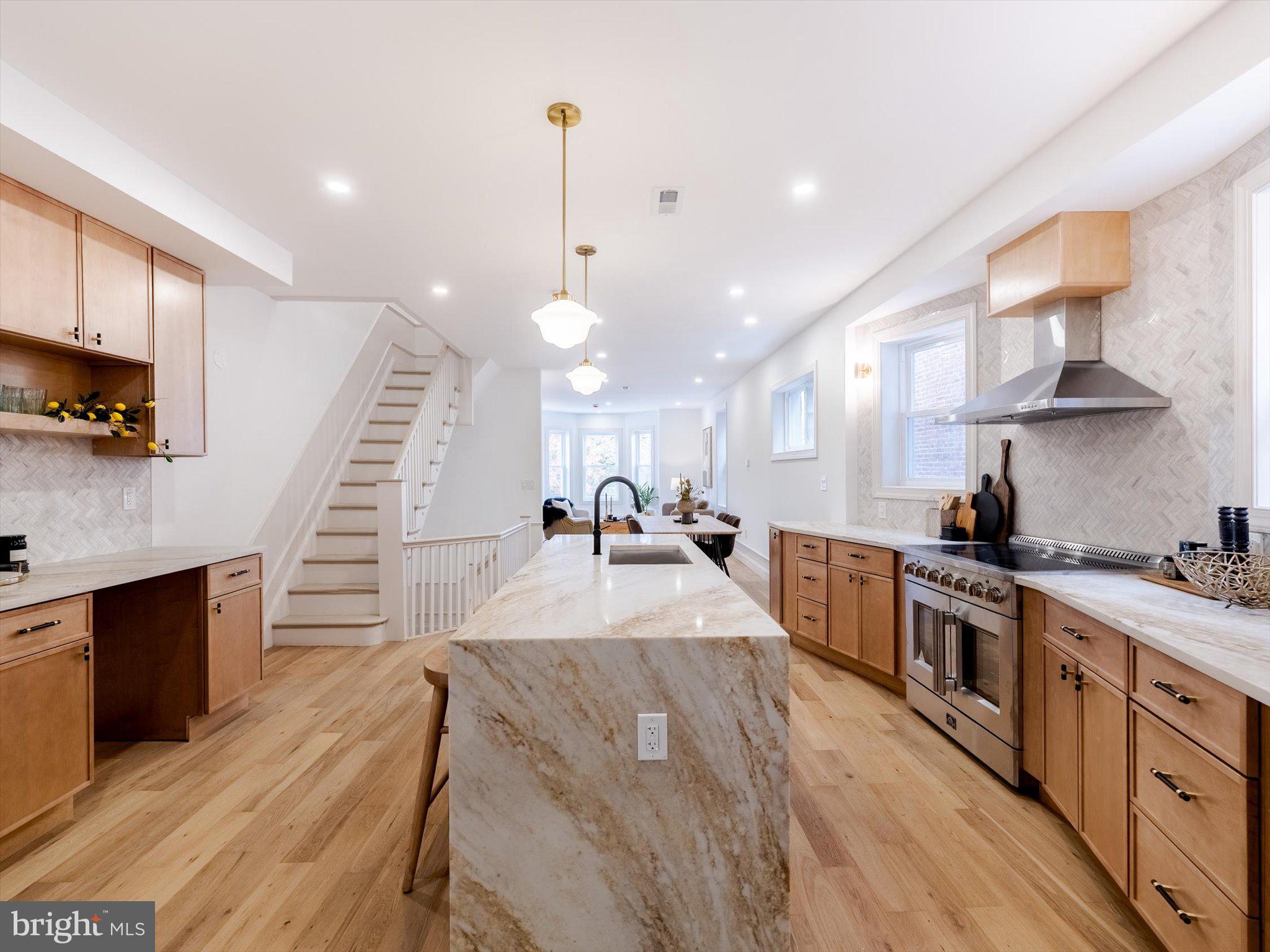 GARDEN COURT - Residential Income