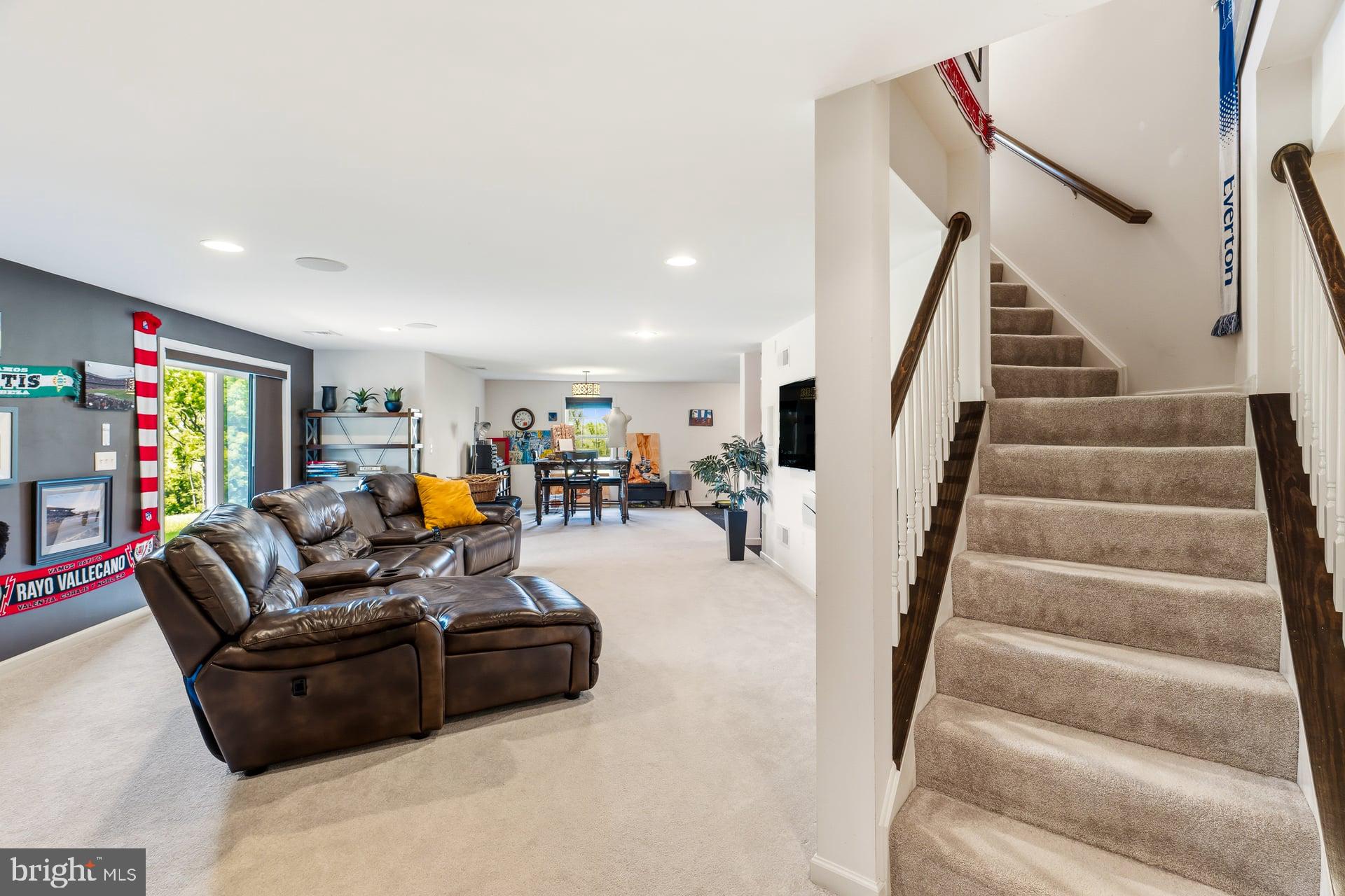 RIDGEWOOD - Residential