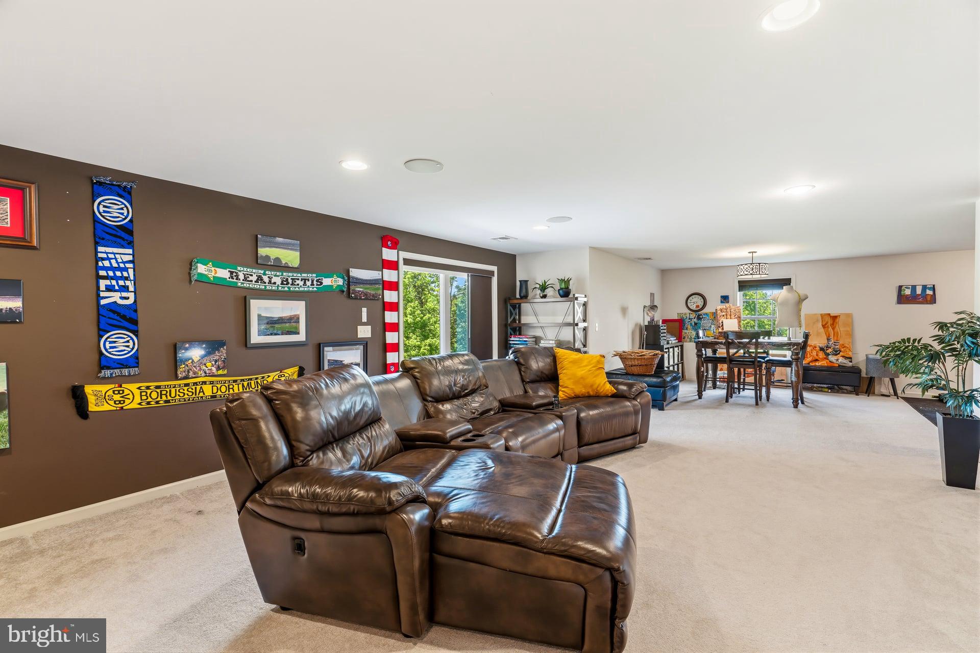 RIDGEWOOD - Residential