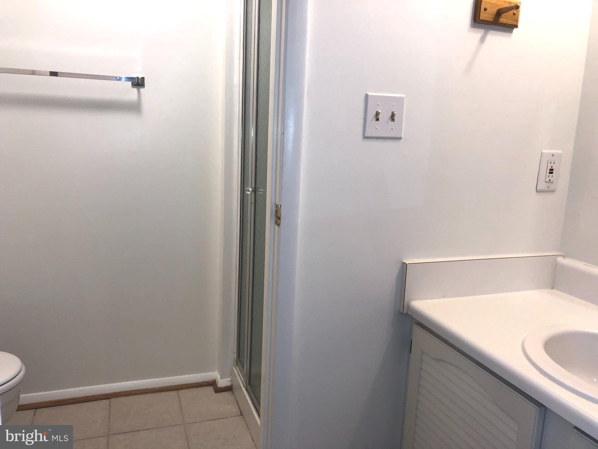 COURTS OF TYSONS - Residential Lease