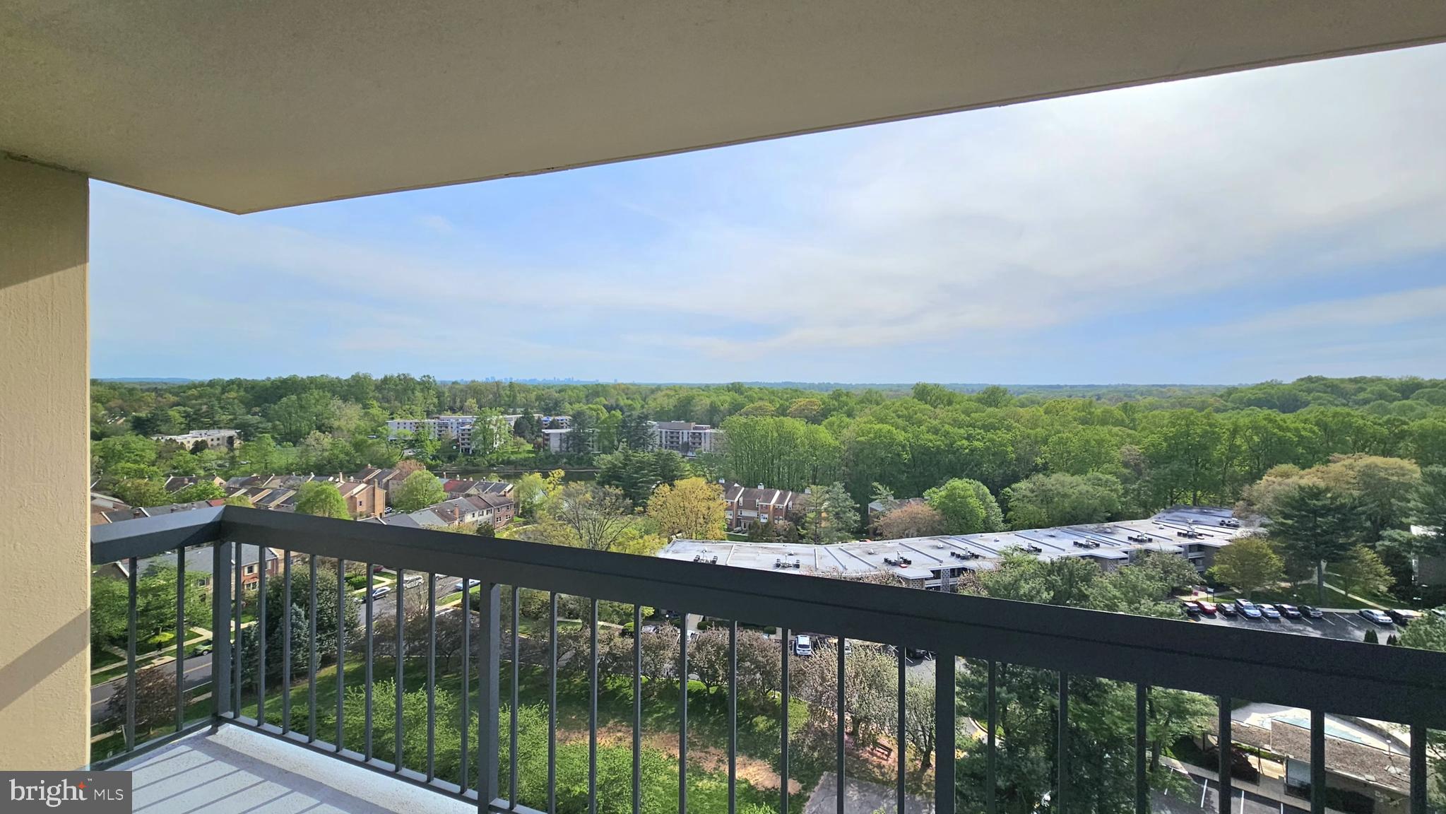CHELSEA TOWERS - Residential