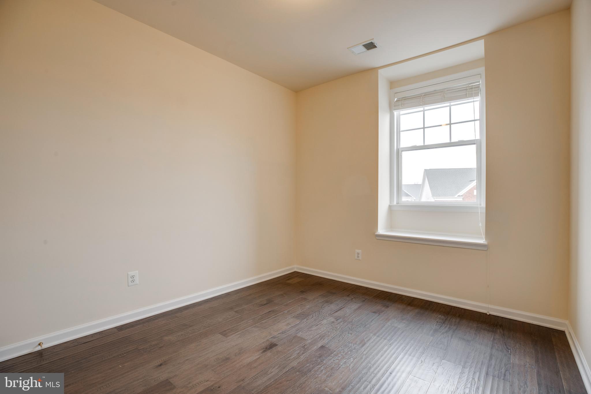 MEADOWS AT MORRIS FARM - Residential Lease