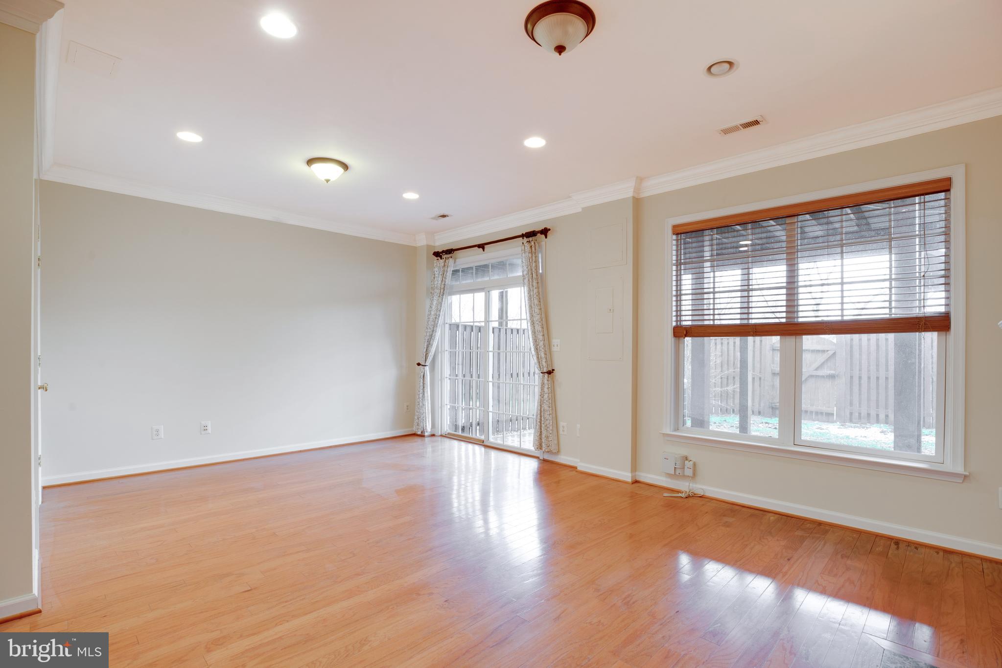 MEADOWS AT MORRIS FARM - Residential Lease
