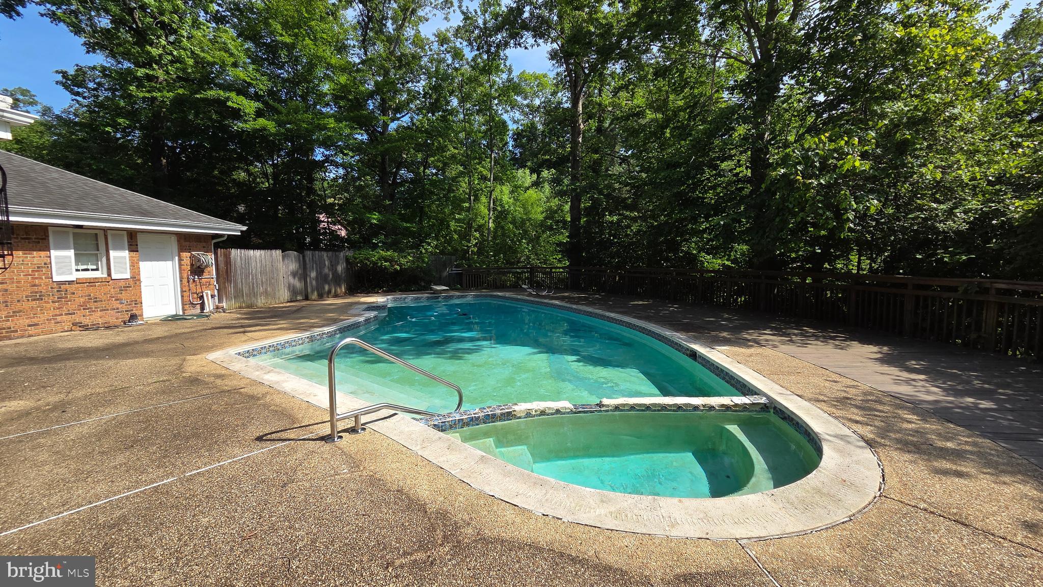 SHORES OF CALVERT - Residential