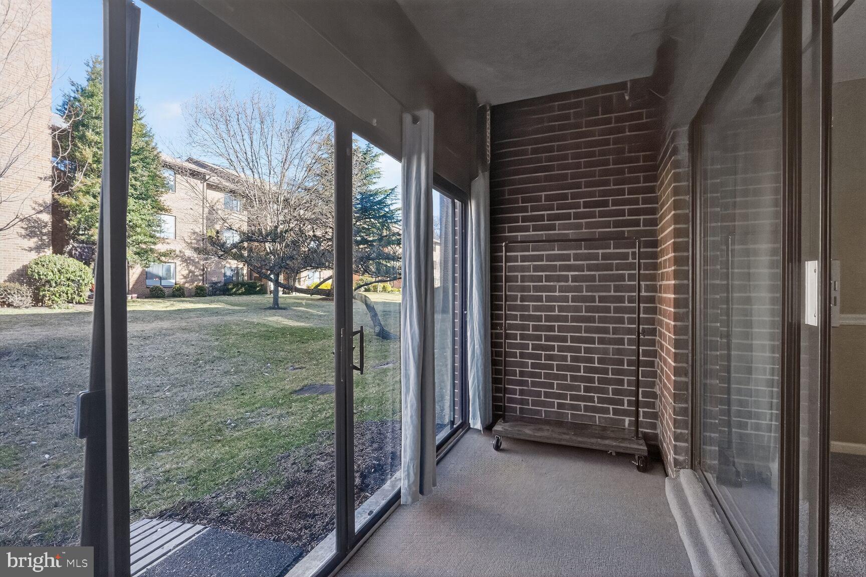 LEISURE WORLD - Residential