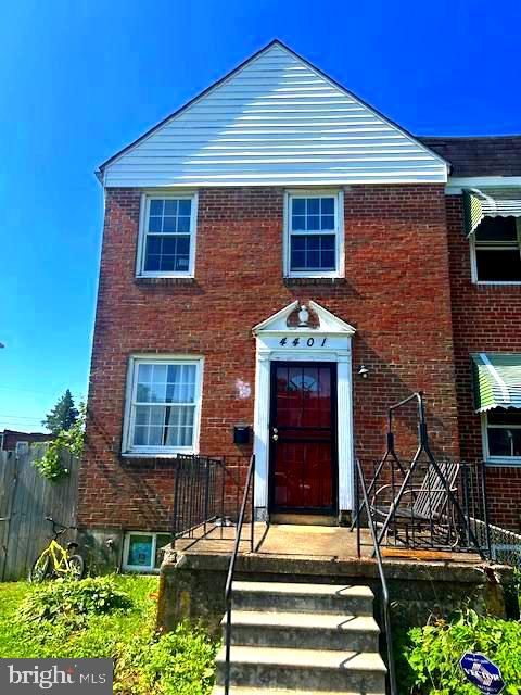 ESTATE SALE ! Sold As-Is: Lovely home in the Yale Heights area this home was upgraded with hardwood flooring throughout the home .  Recent renovations makes this home shine like new come take a tour of this beautiful end unit with 3 bedrooms and 3 full baths before its too late.