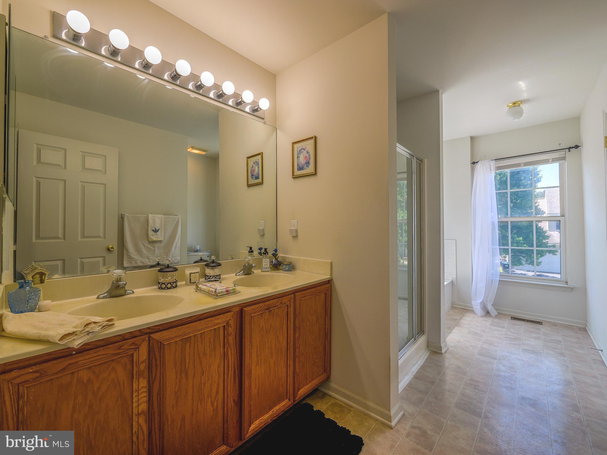 BAYVIEW MANOR II - Residential