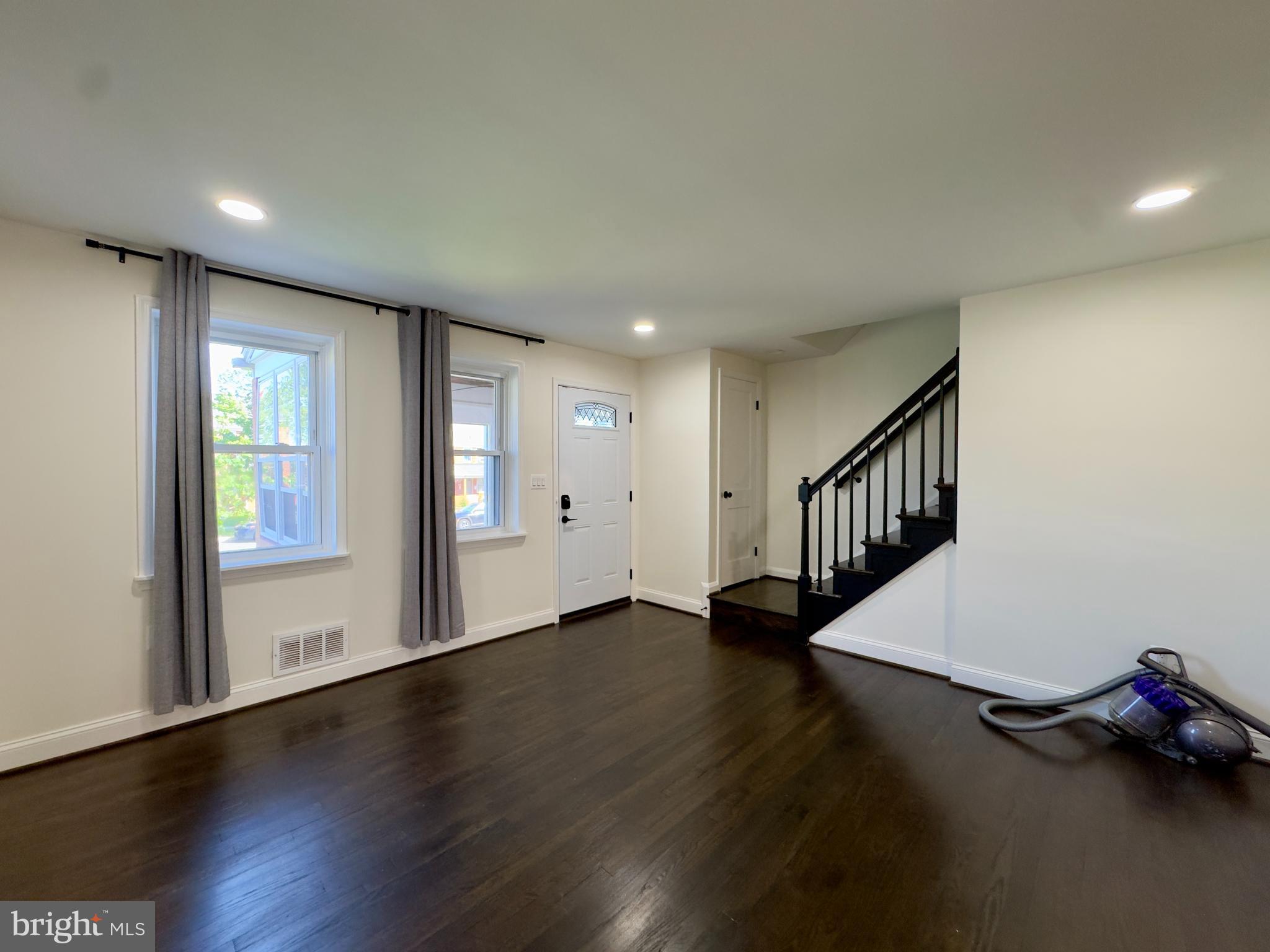 EASTWOOD - Residential Lease
