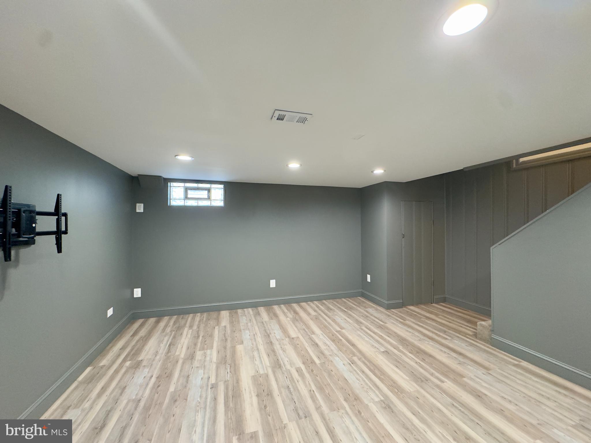 EASTWOOD - Residential Lease