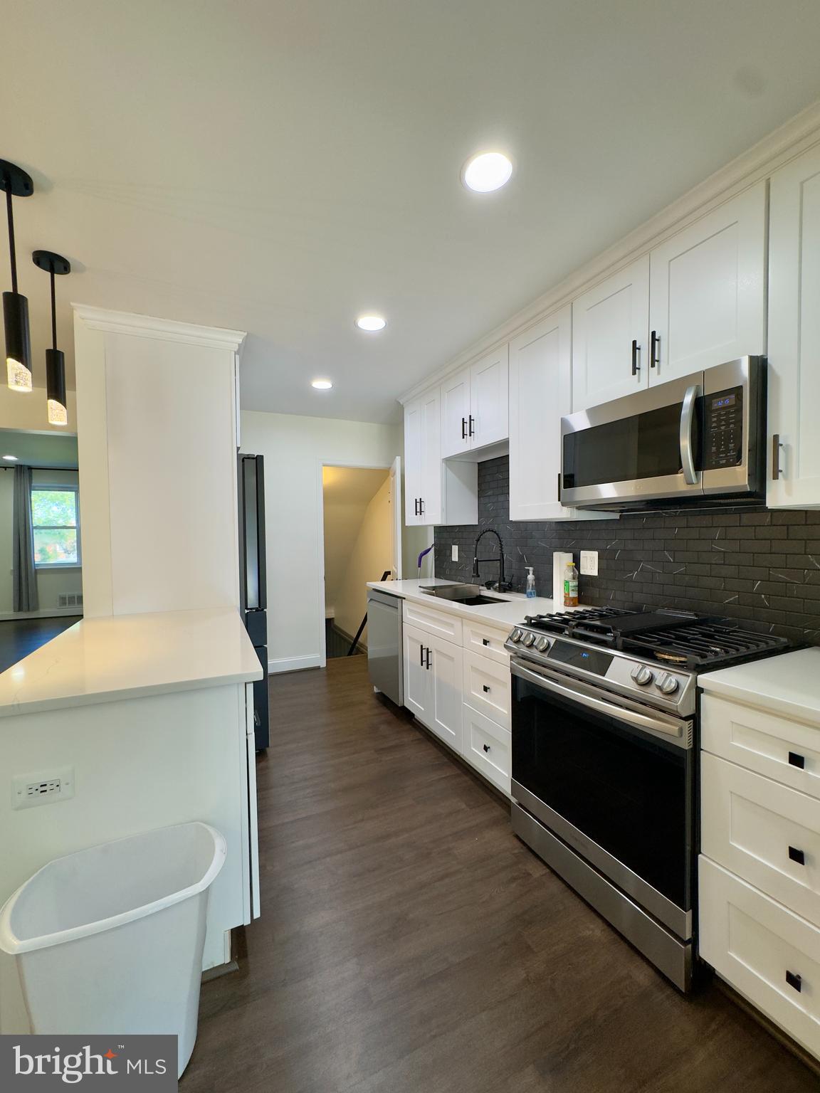 EASTWOOD - Residential Lease