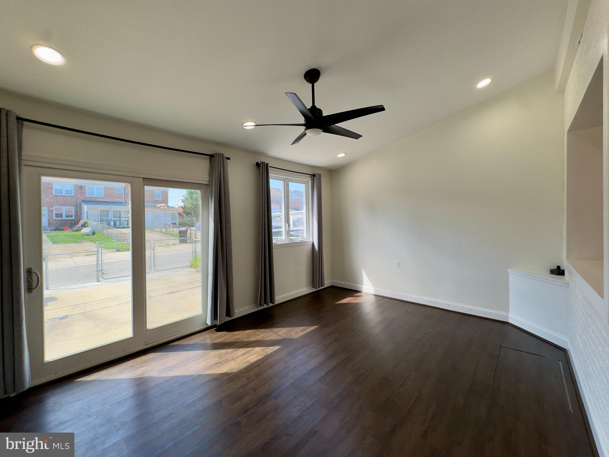 EASTWOOD - Residential Lease