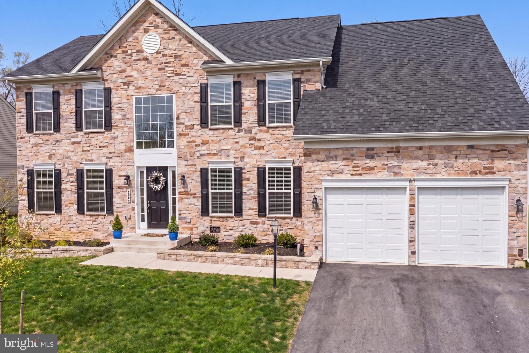 COLLINGTON ESTATES - Residential