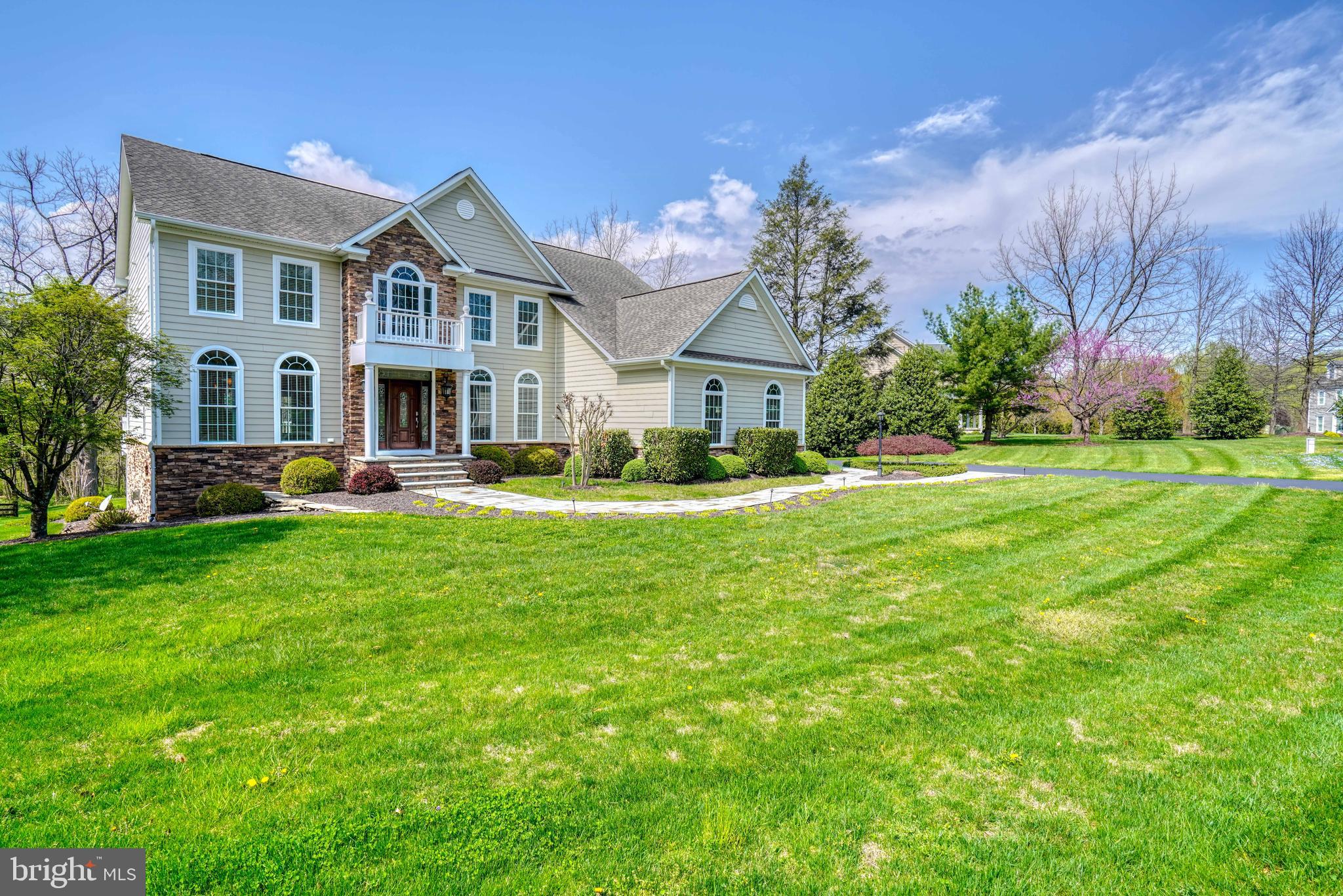 THREE SISTERS FARM - Residential