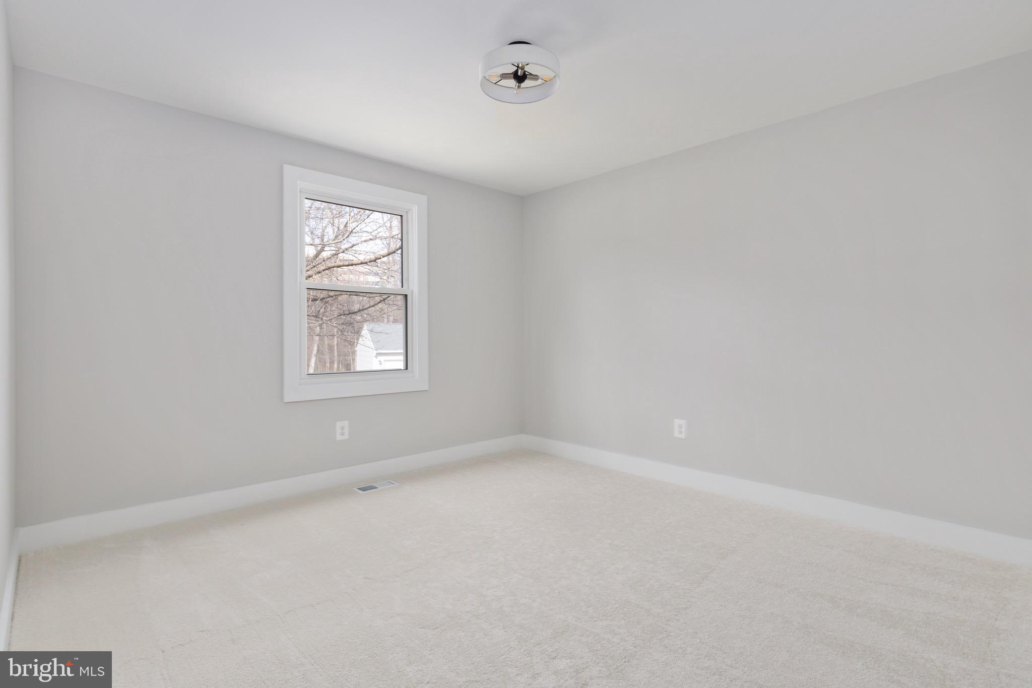 HOLMES RUN WOODS WEST - Residential