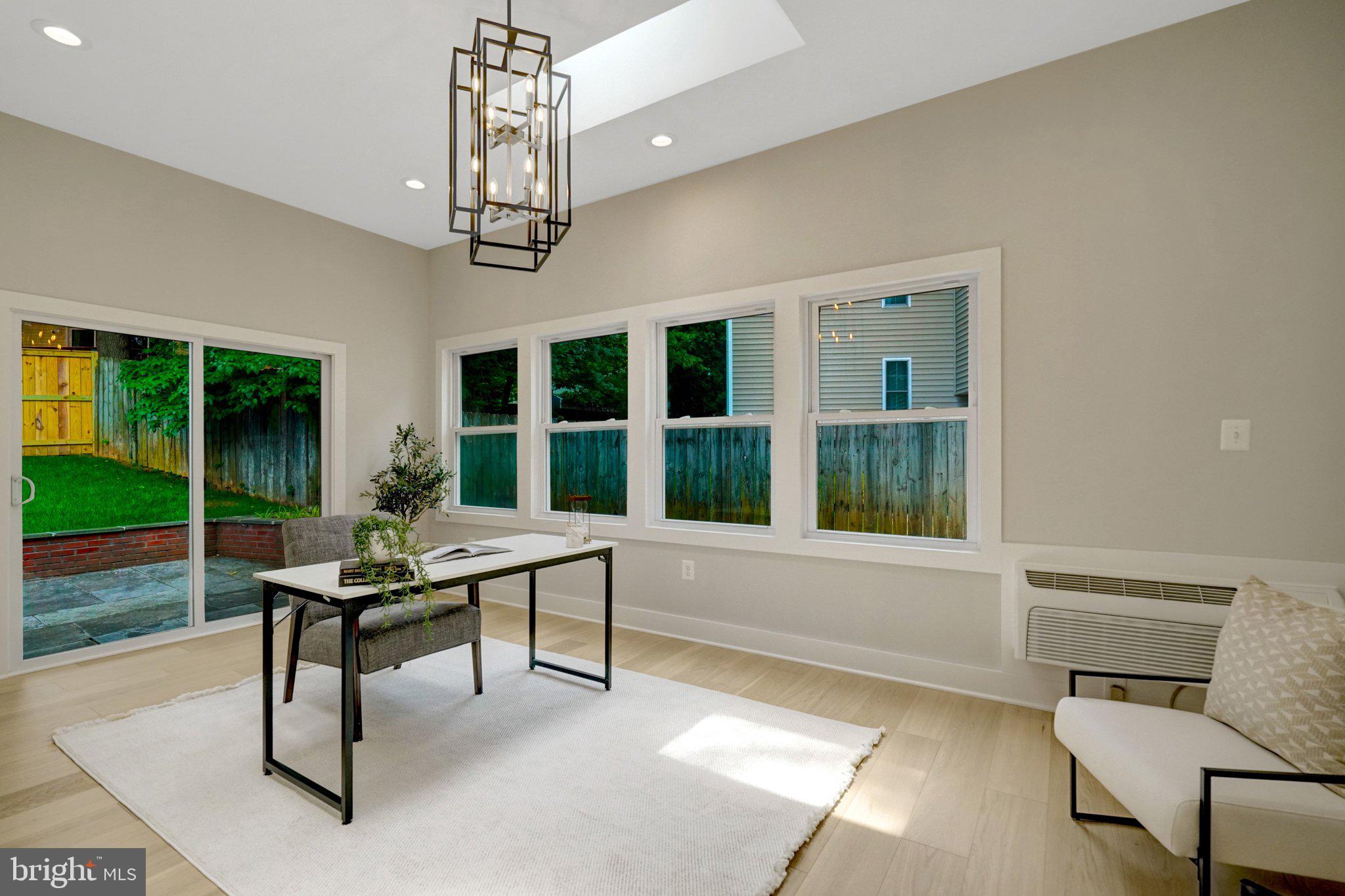 HOLMES RUN WOODS WEST - Residential