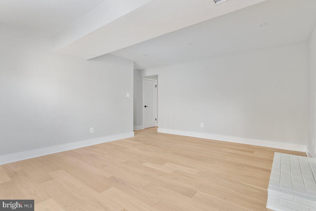 HOLMES RUN WOODS WEST - Residential
