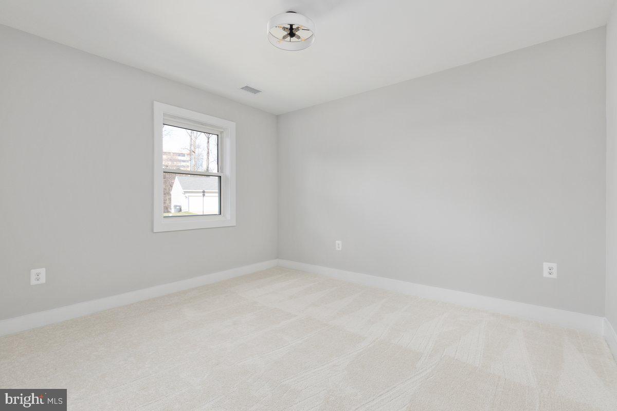 HOLMES RUN WOODS WEST - Residential