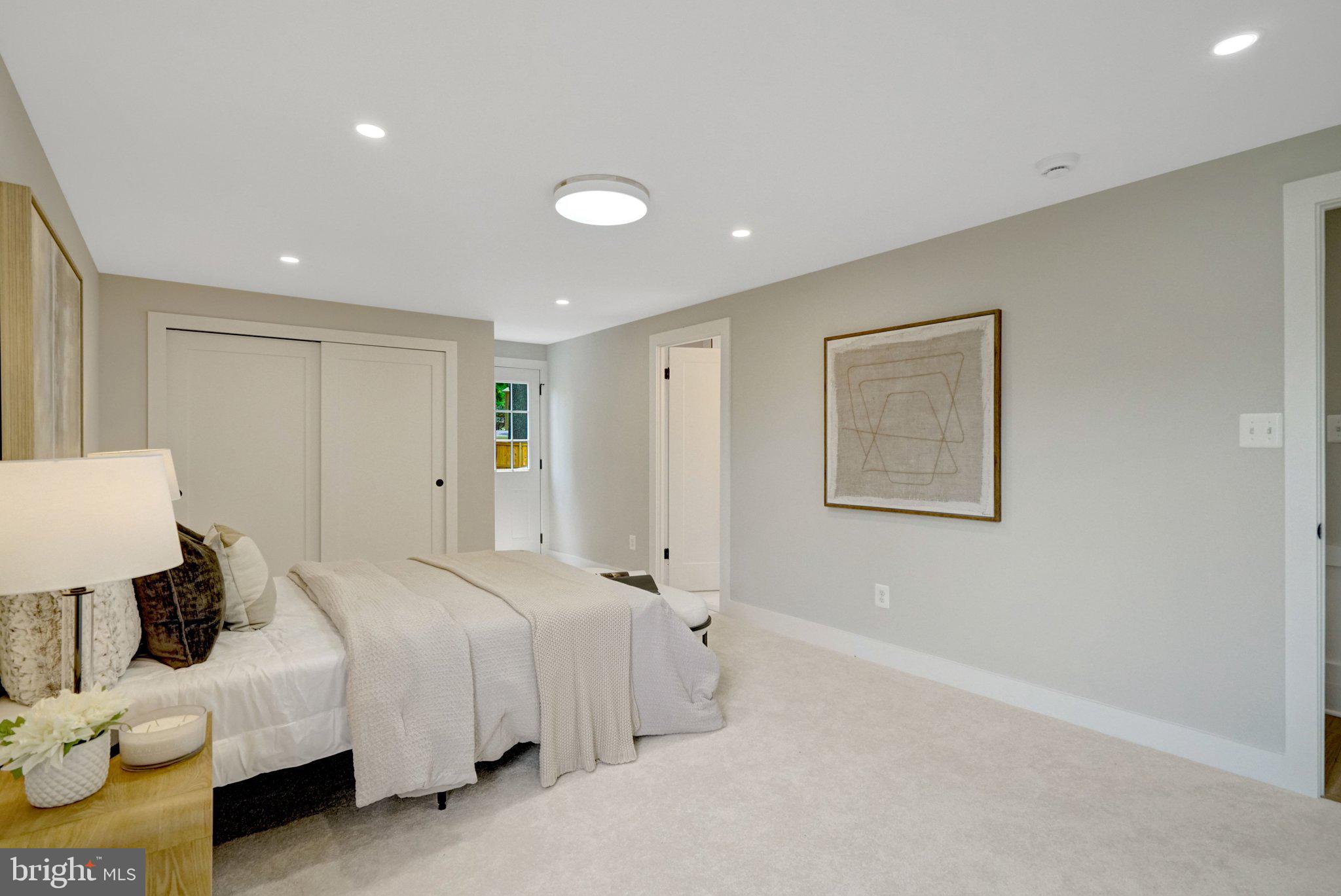 HOLMES RUN WOODS WEST - Residential