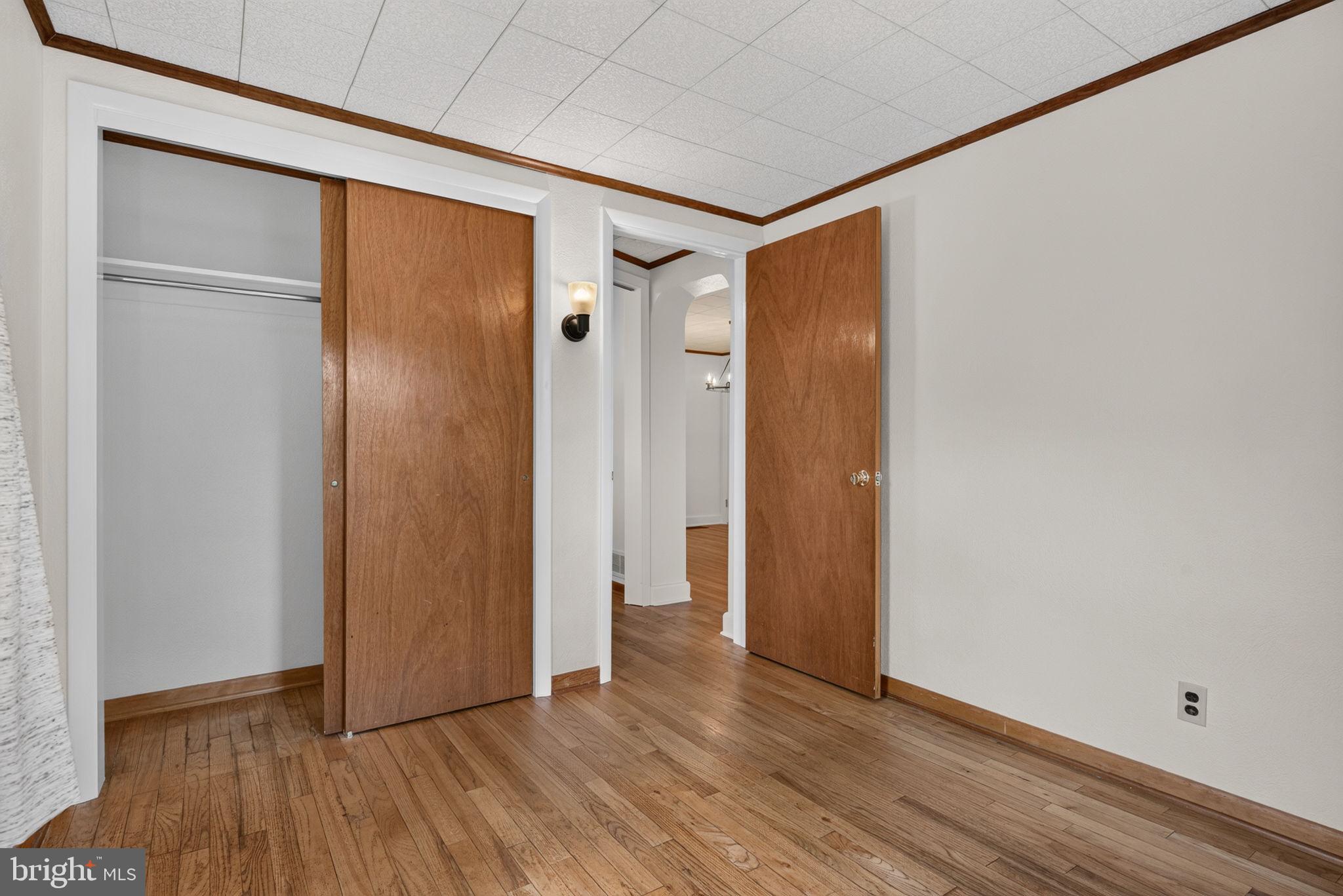 WINDSOR MANOR - Residential
