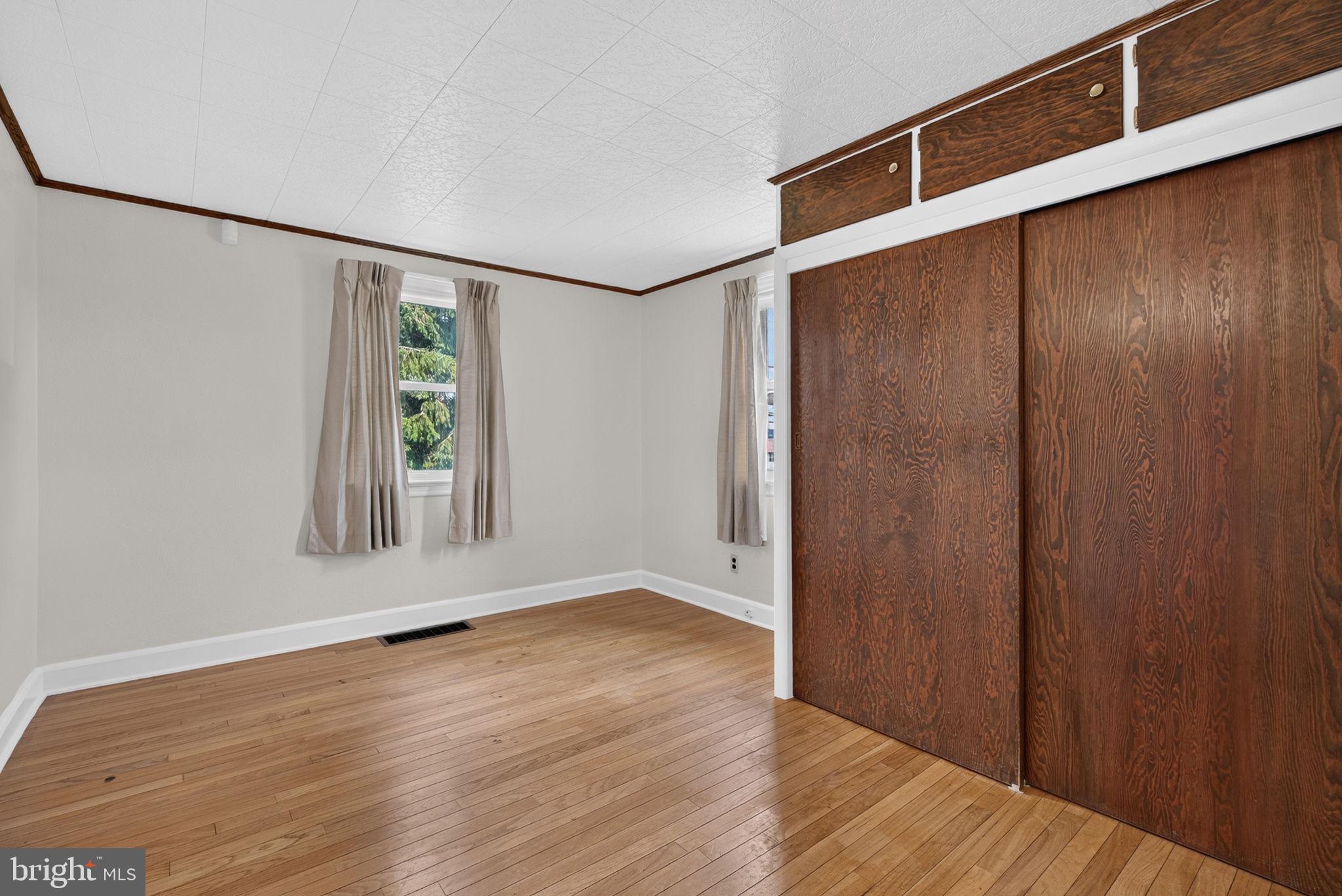 WINDSOR MANOR - Residential