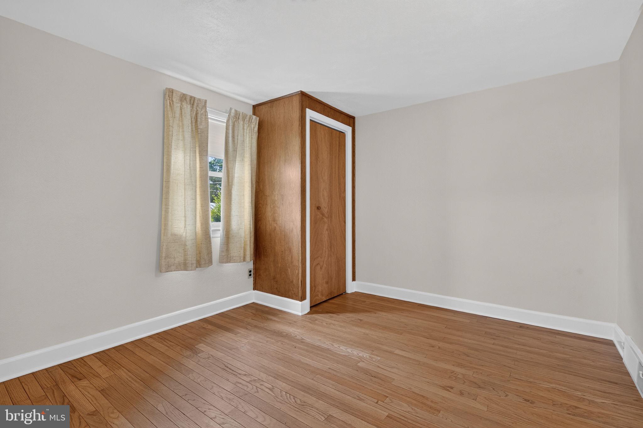 WINDSOR MANOR - Residential
