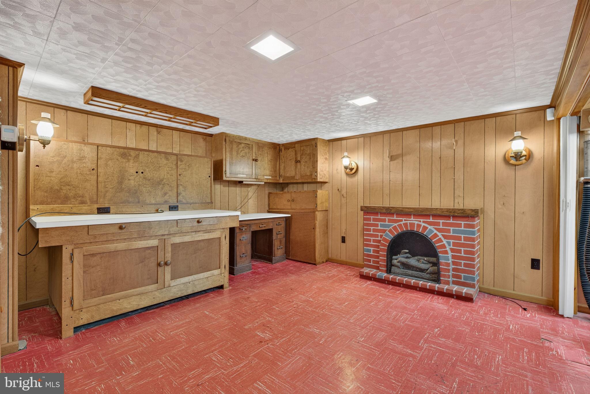 WINDSOR MANOR - Residential