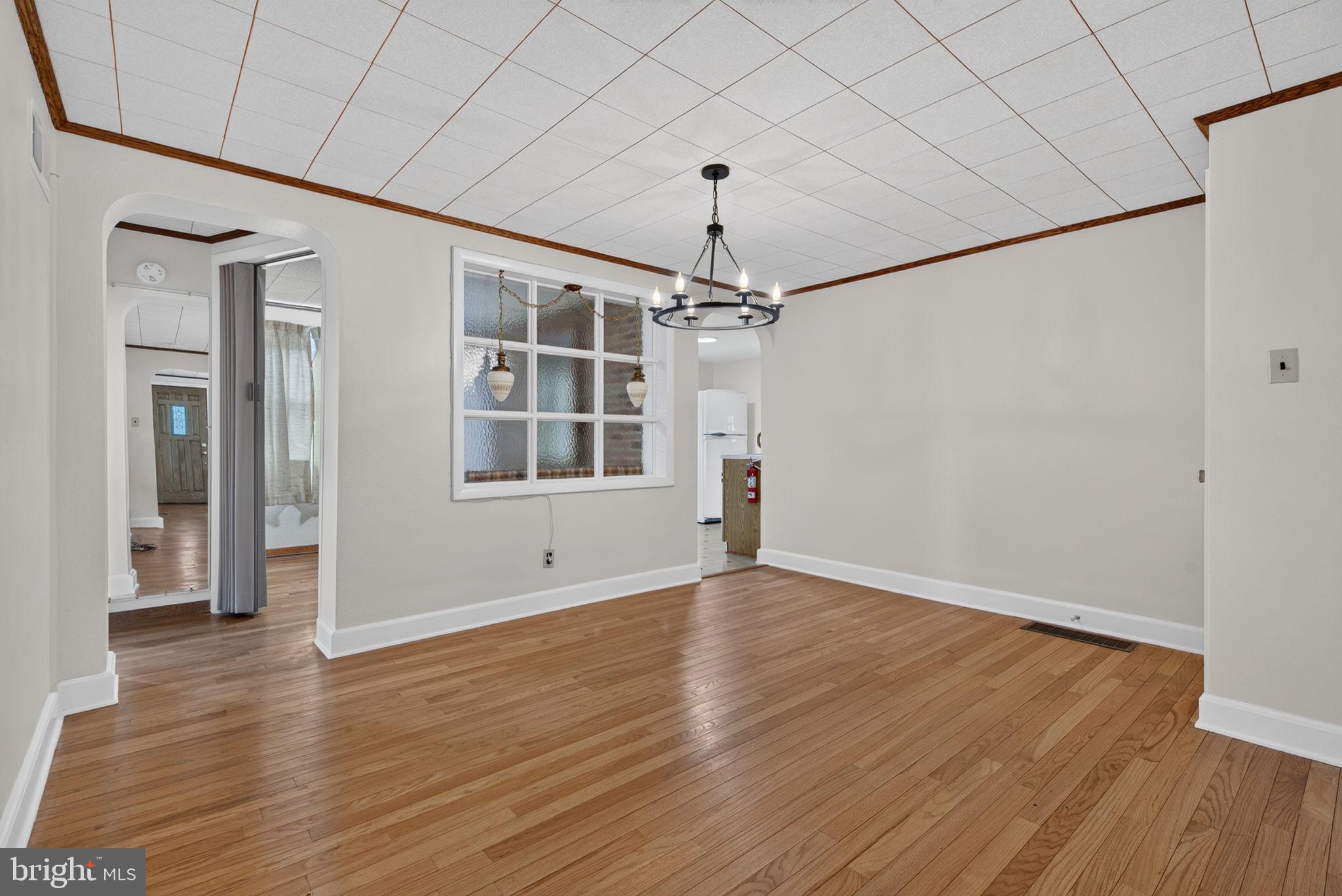 WINDSOR MANOR - Residential