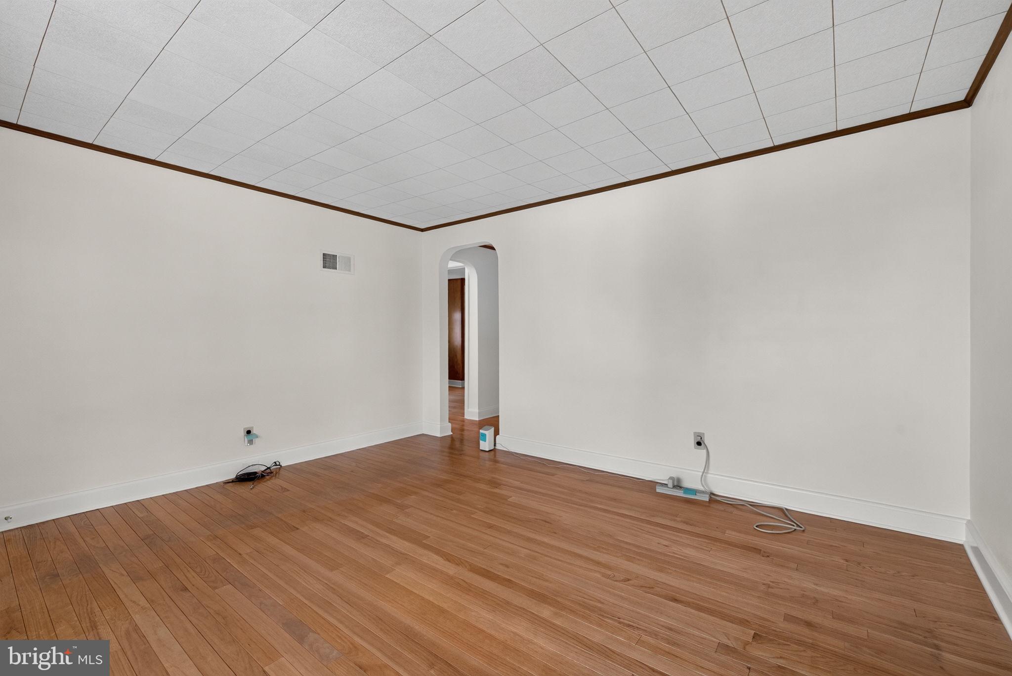 WINDSOR MANOR - Residential