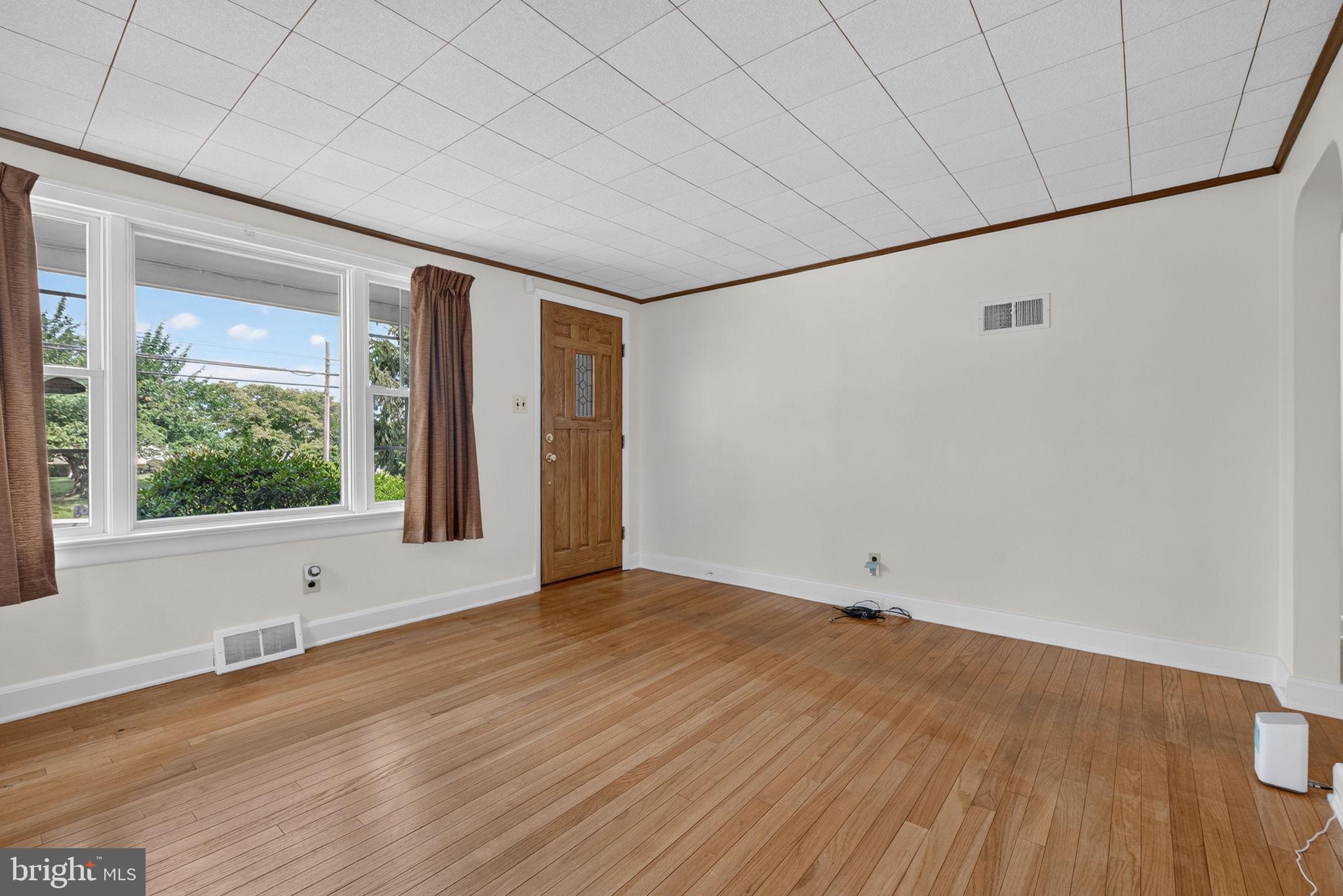 WINDSOR MANOR - Residential