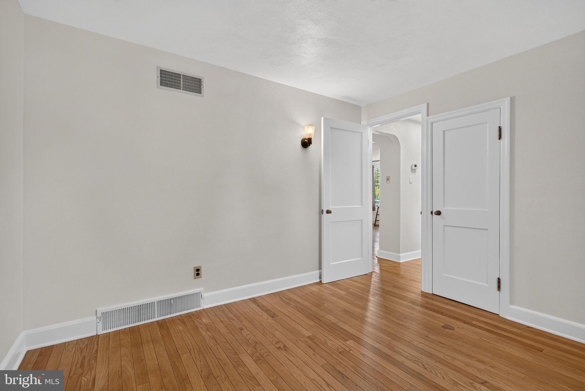 WINDSOR MANOR - Residential