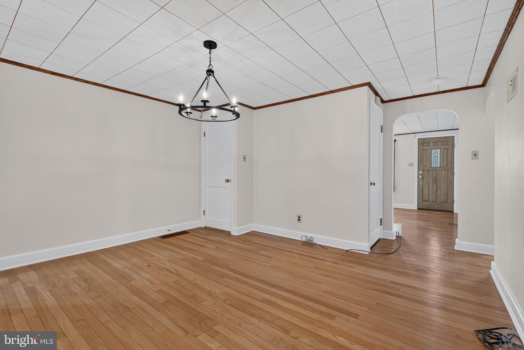 WINDSOR MANOR - Residential