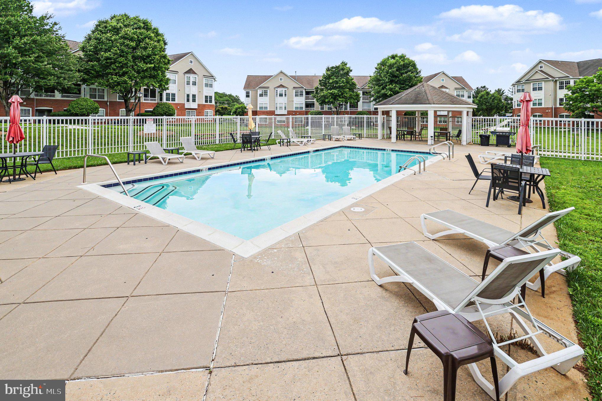 BAYLAND CONDO - Residential