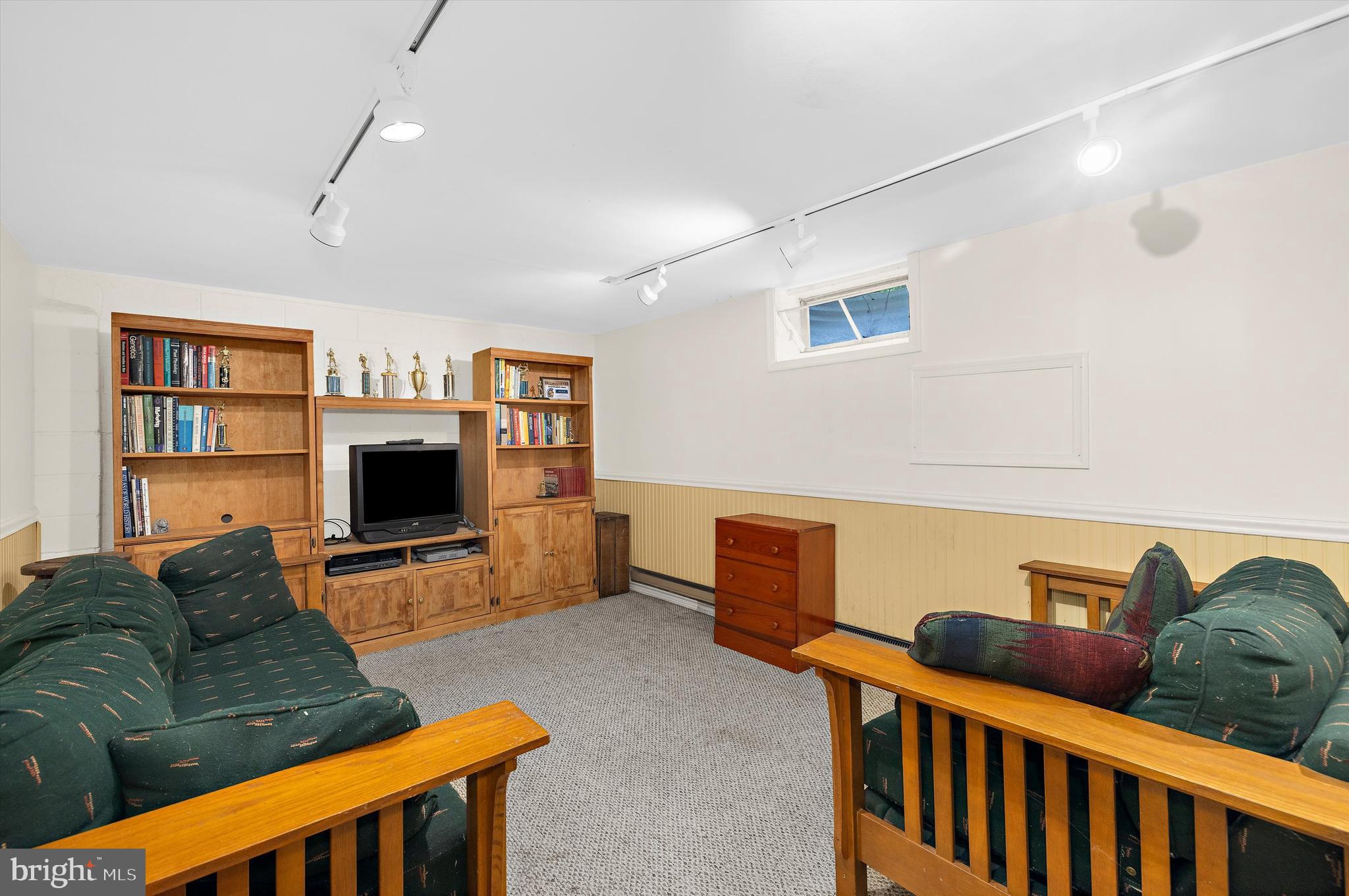 CHURN CREEK - Residential
