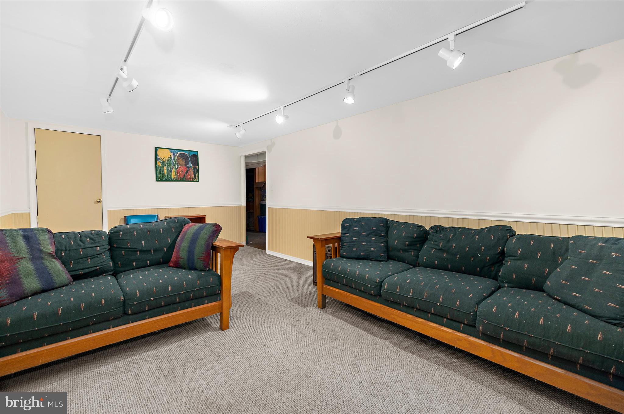 CHURN CREEK - Residential