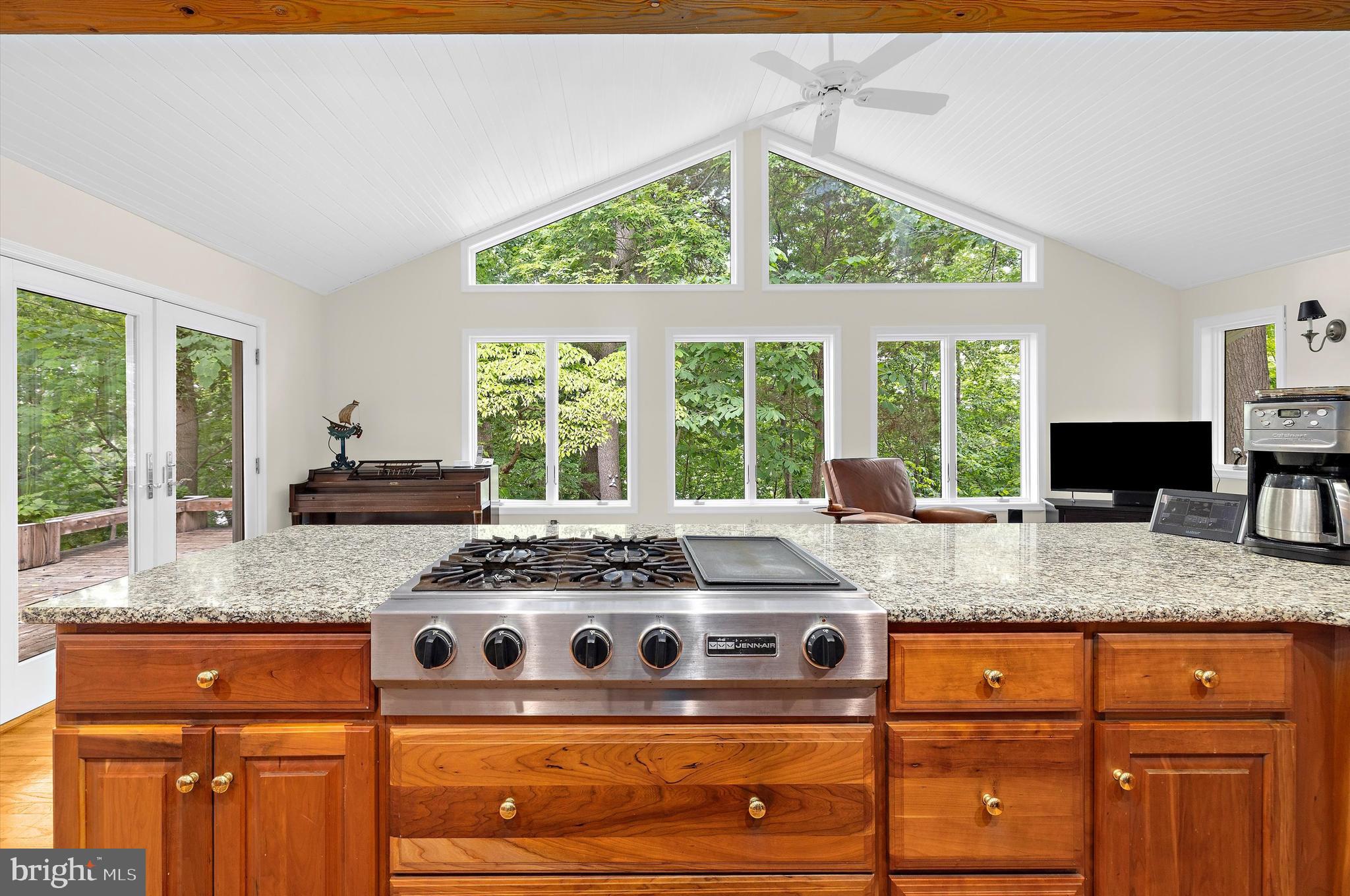 CHURN CREEK - Residential