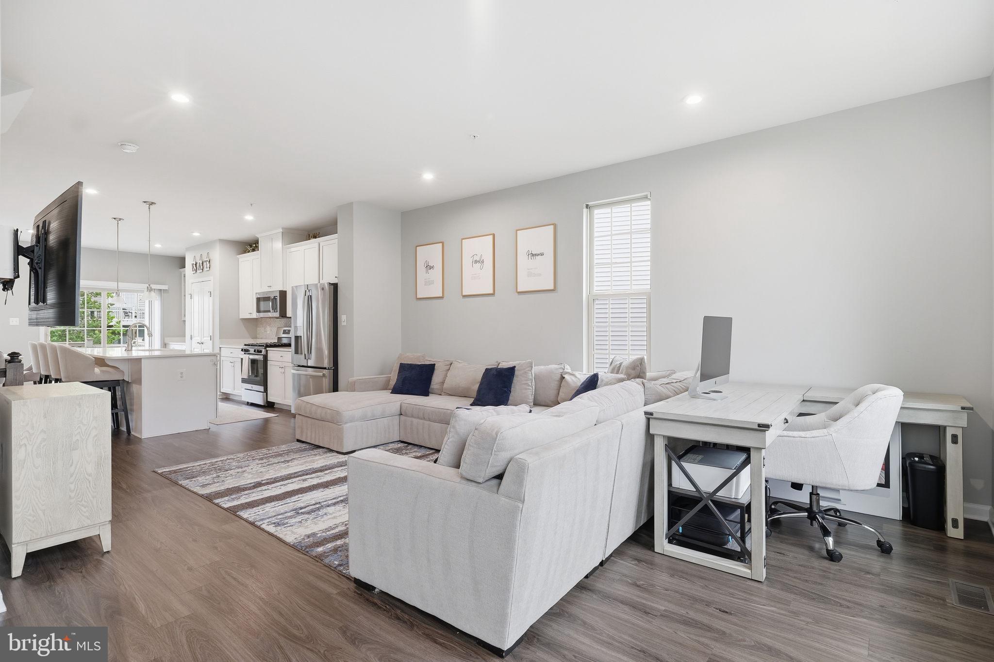 PARKSIDE - Residential