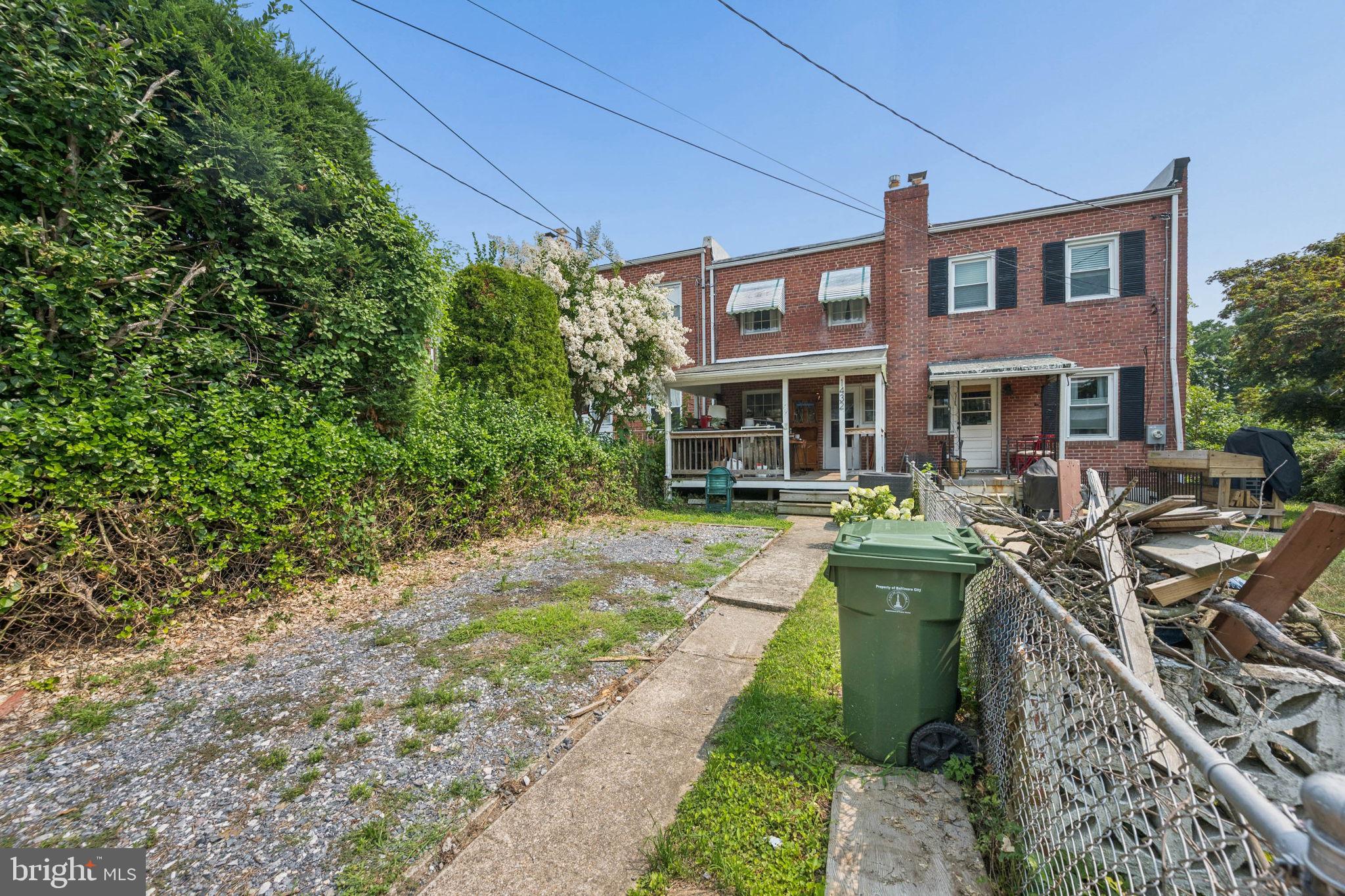 MEDFIELD - Residential