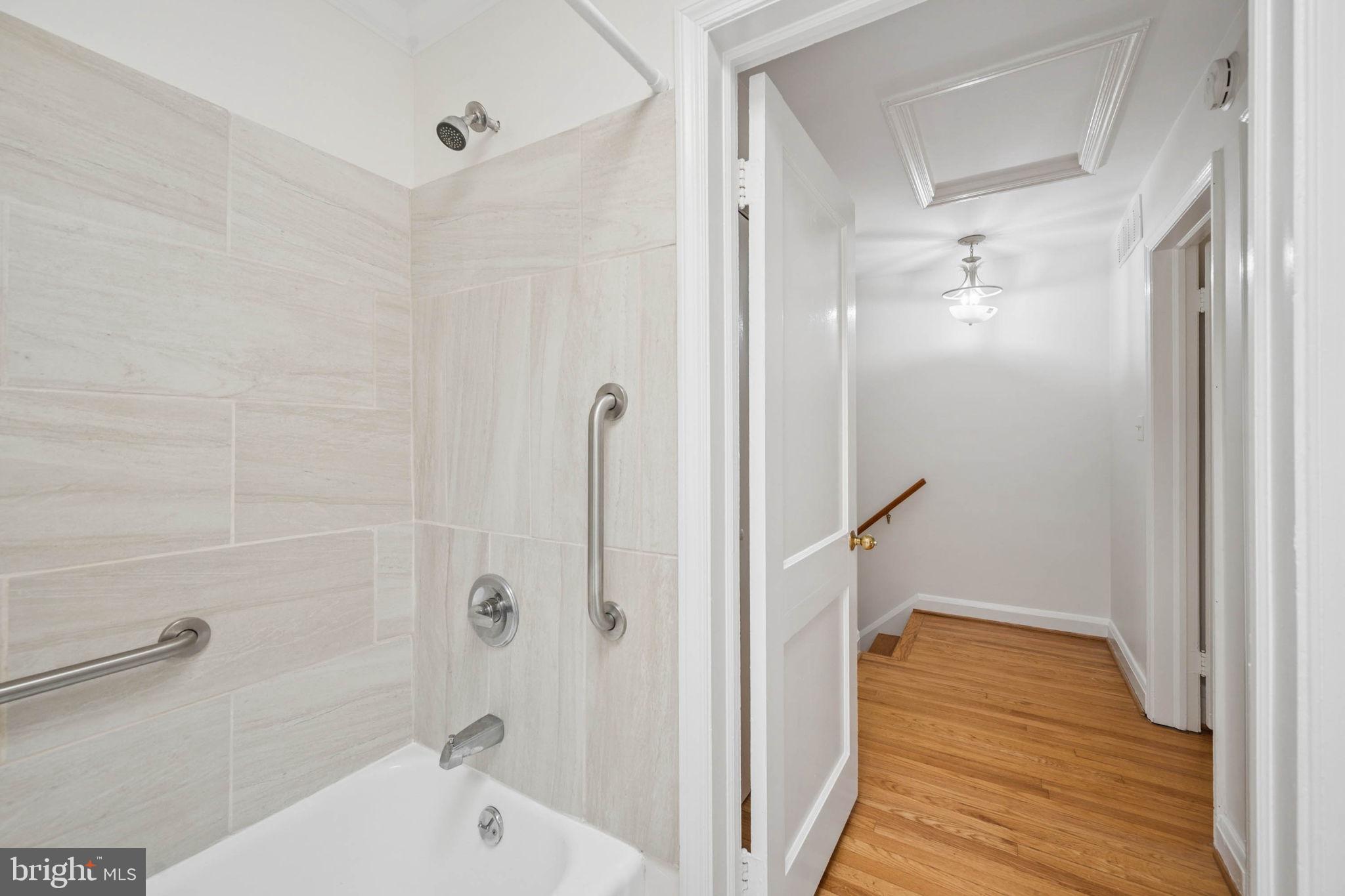 MEDFIELD - Residential