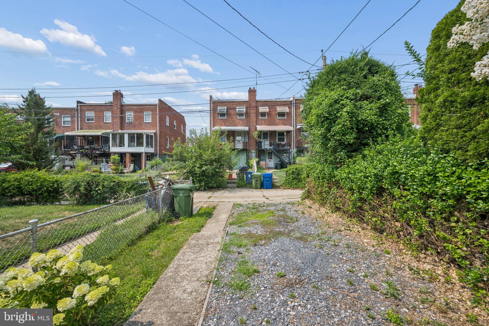 MEDFIELD - Residential