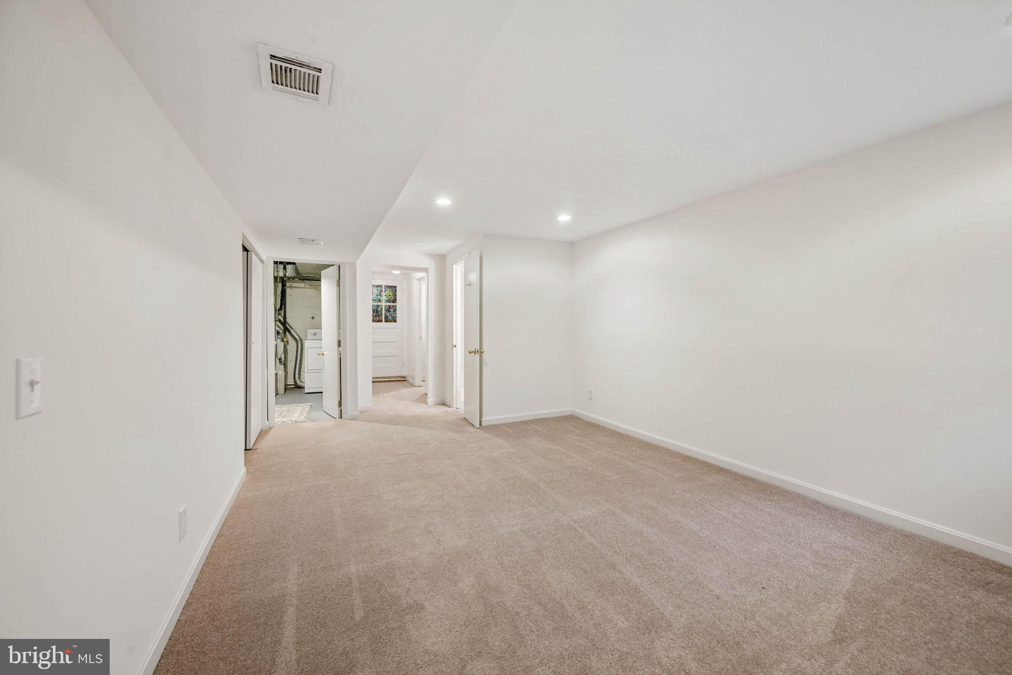 MEDFIELD - Residential